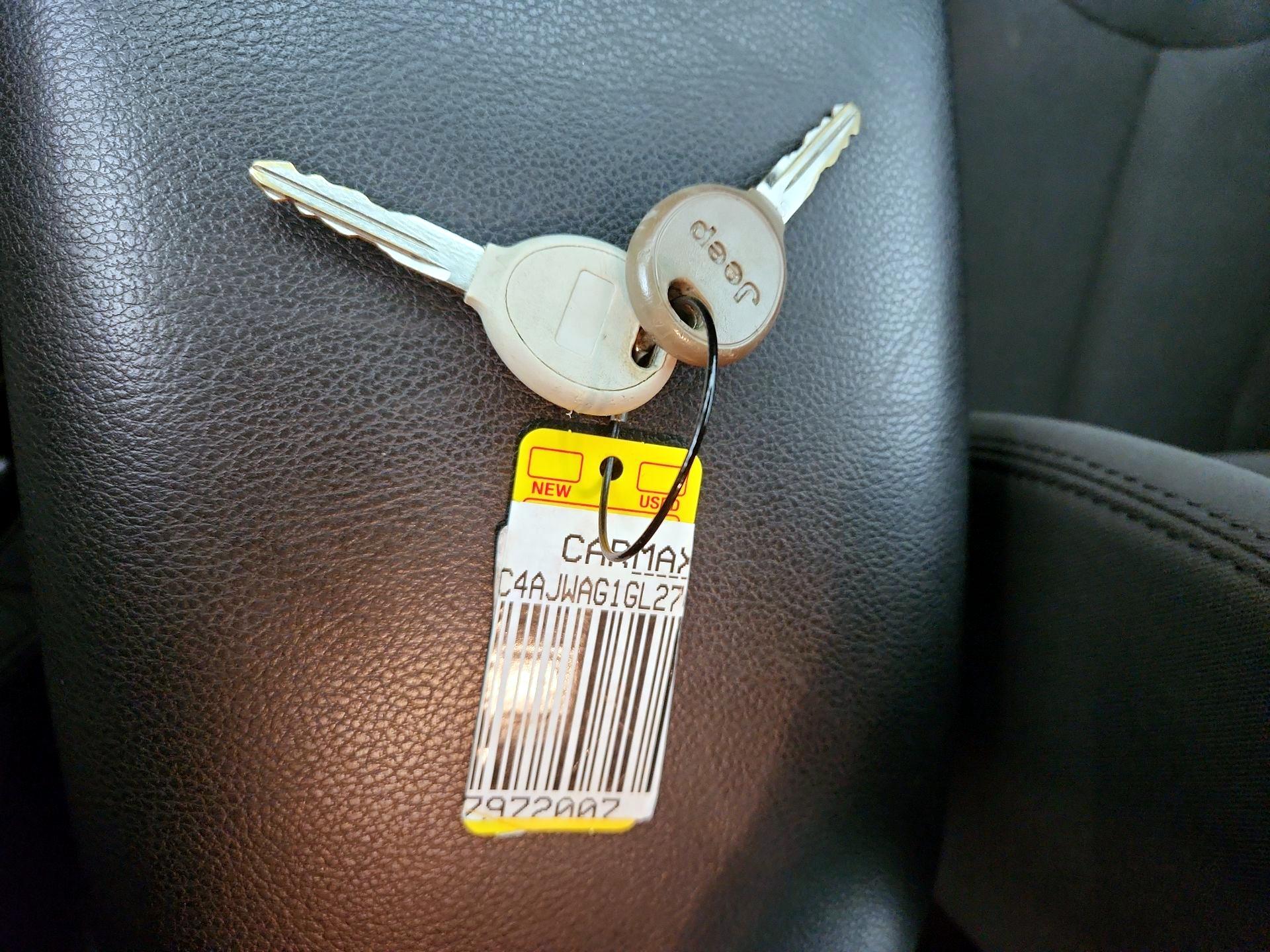 Thumbnail: 2016 Jeep Wrangler - 20