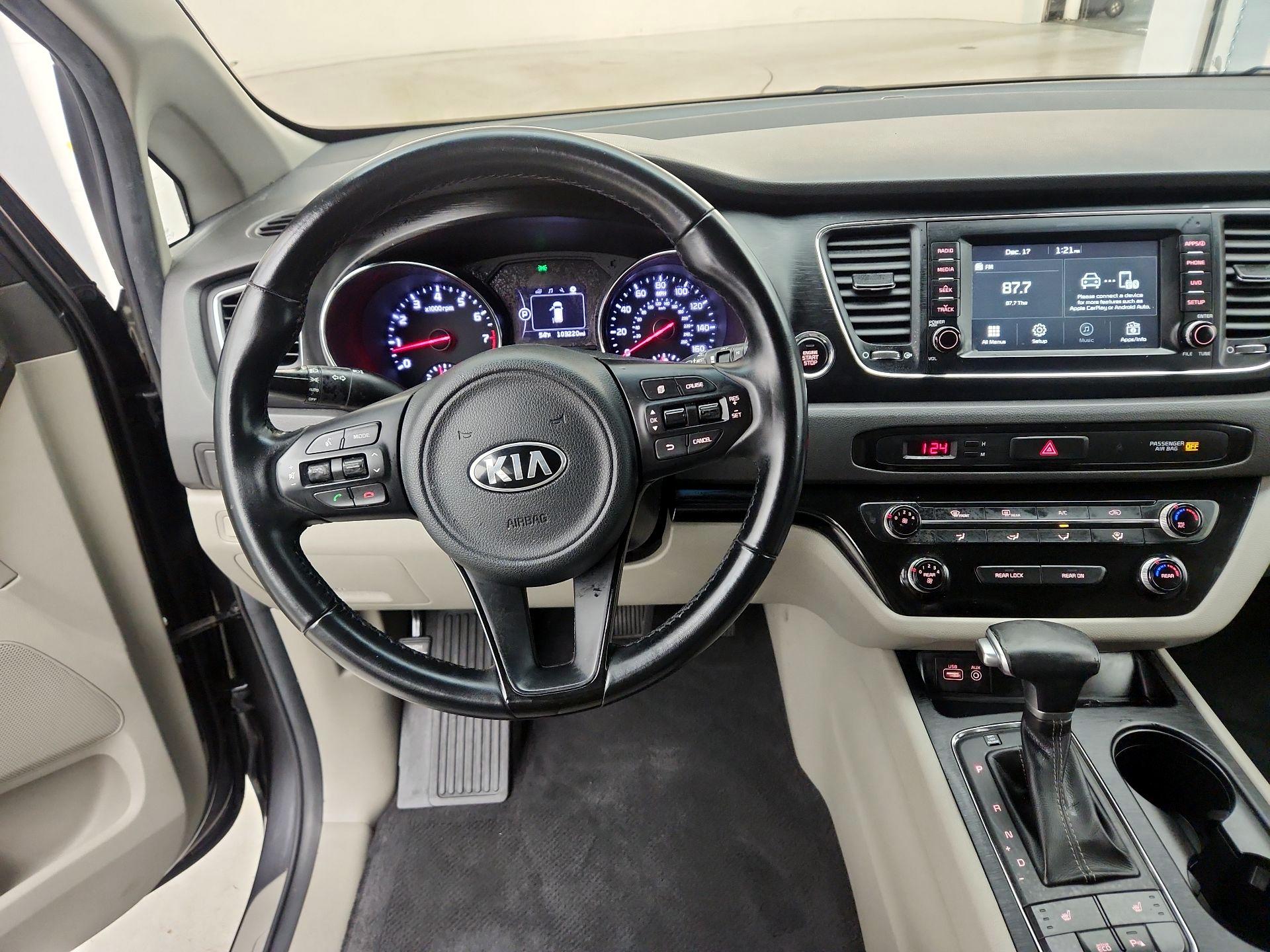 Thumbnail: 2017 Kia Sedona - 10