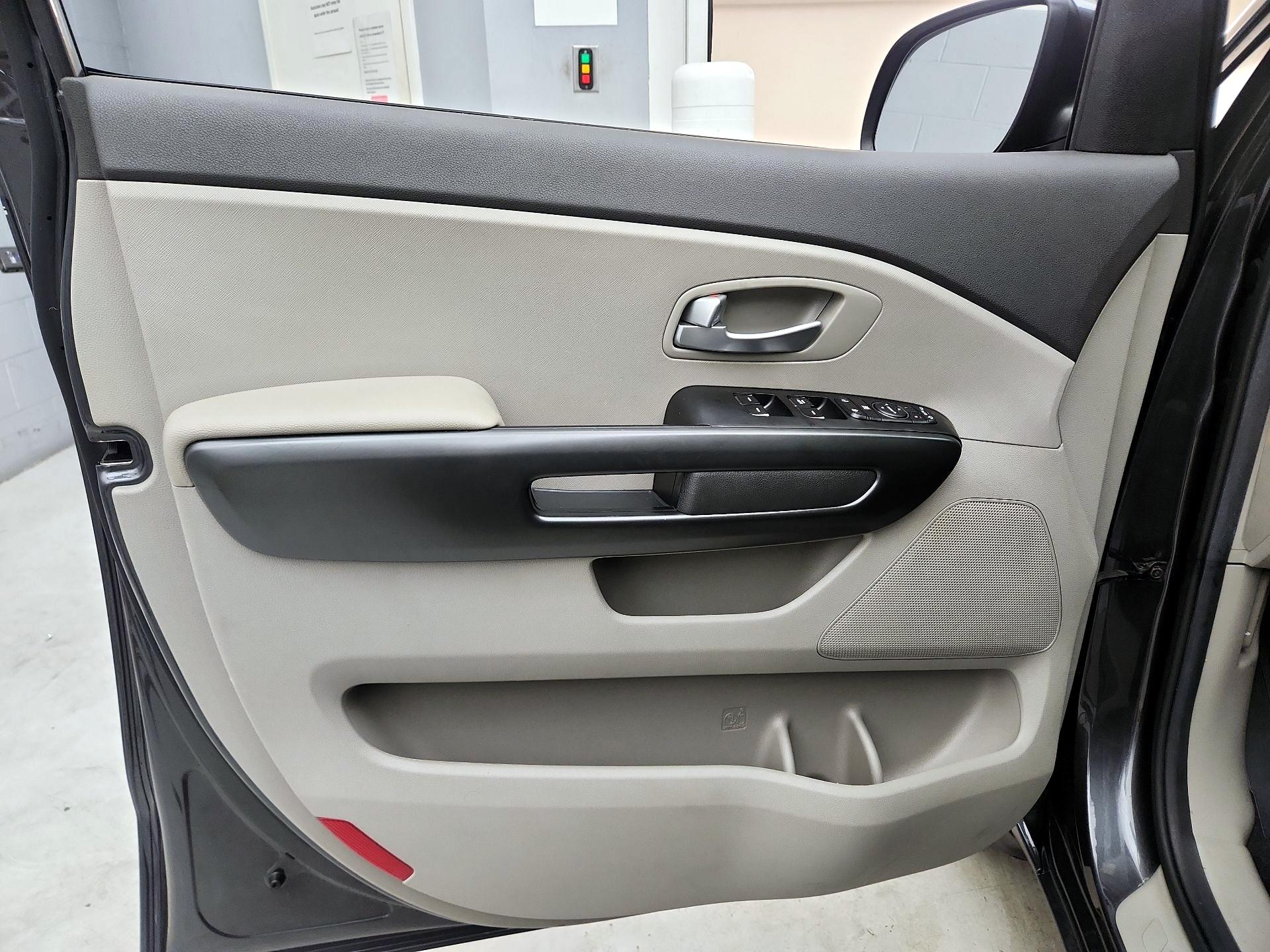 Thumbnail: 2017 Kia Sedona - 12