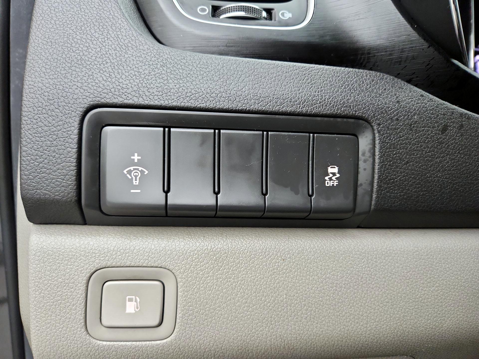 Thumbnail: 2017 Kia Sedona - 13