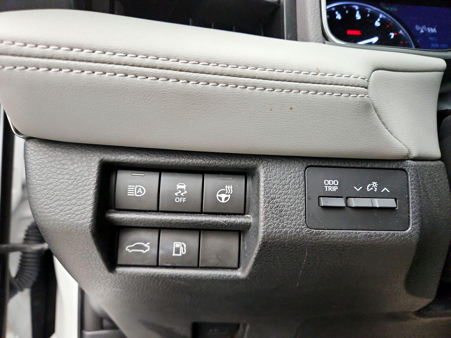 Thumbnail: 2019 Toyota Avalon - 13