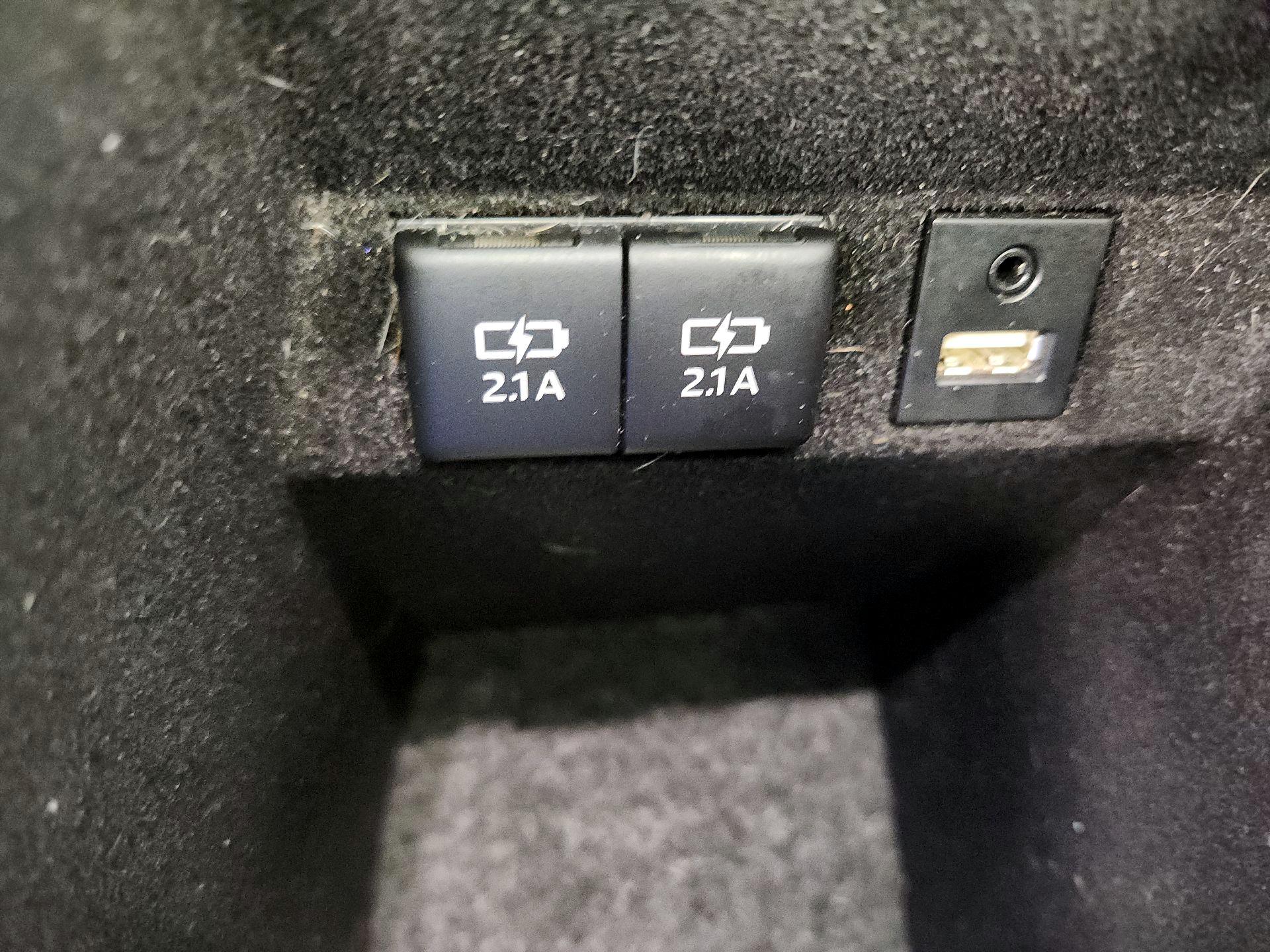 Thumbnail: 2019 Toyota Avalon - 19