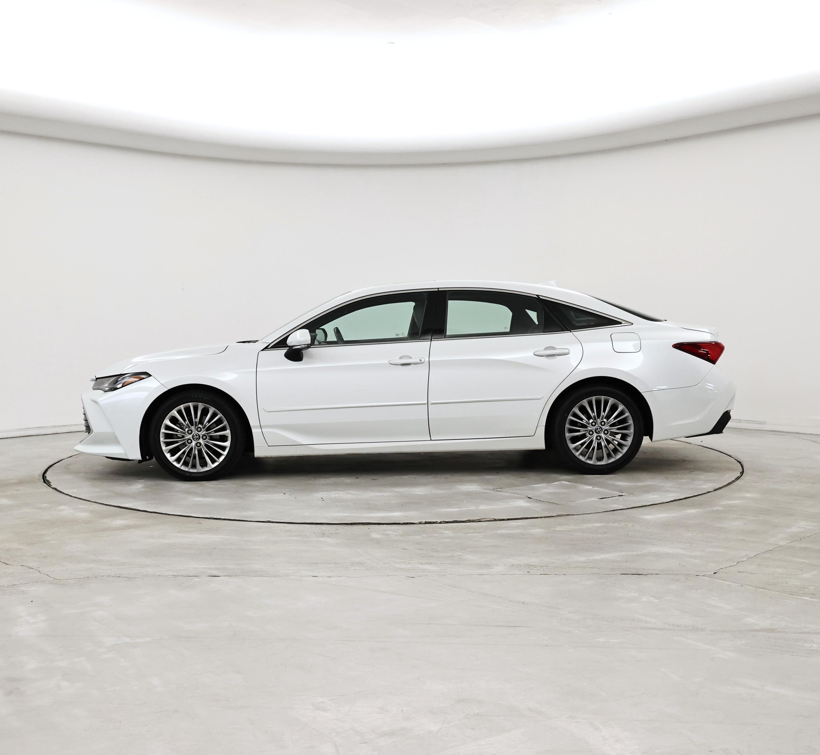 Thumbnail: 2019 Toyota Avalon - 3