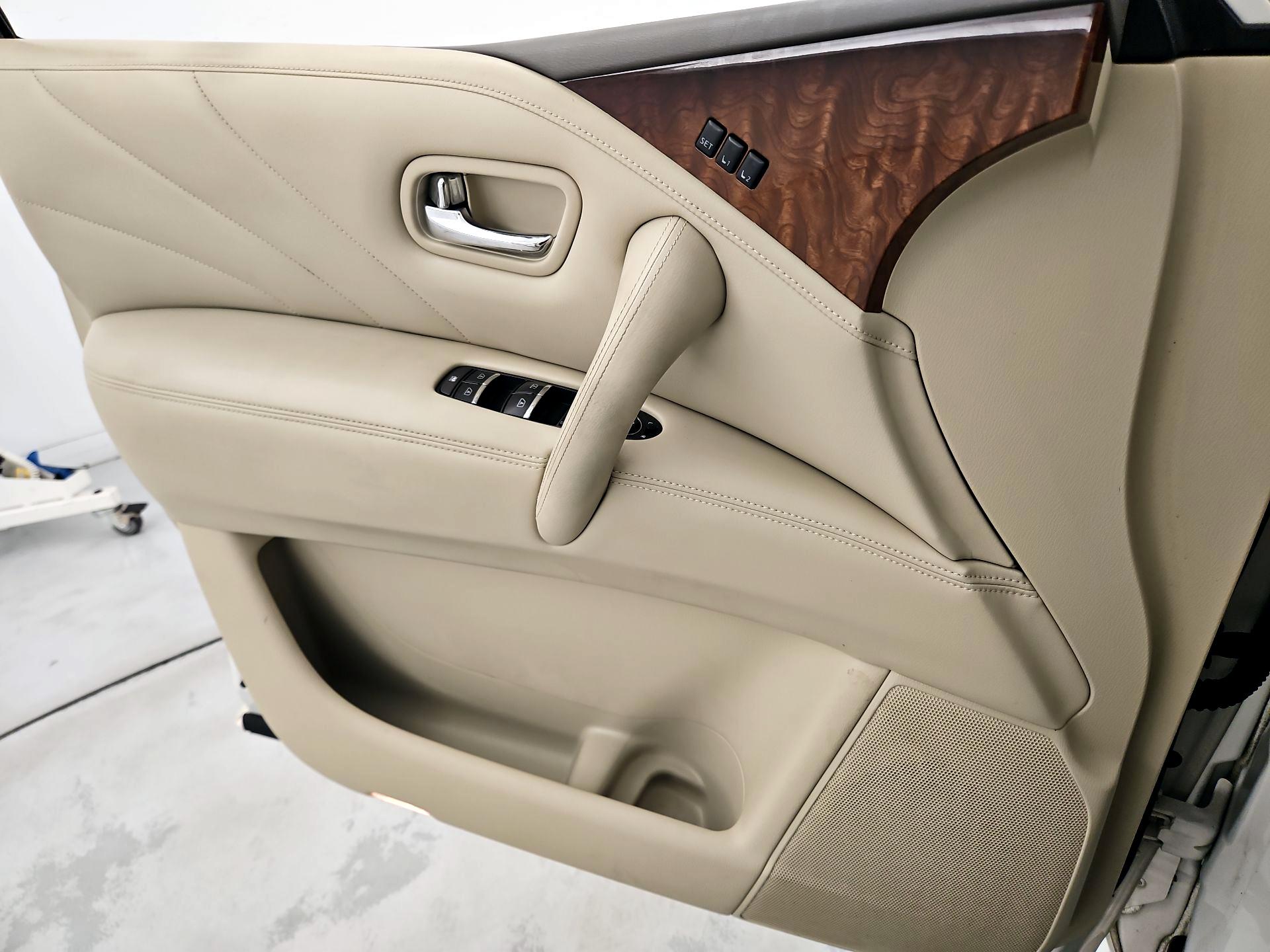 Thumbnail: 2017 INFINITI QX80 - 12