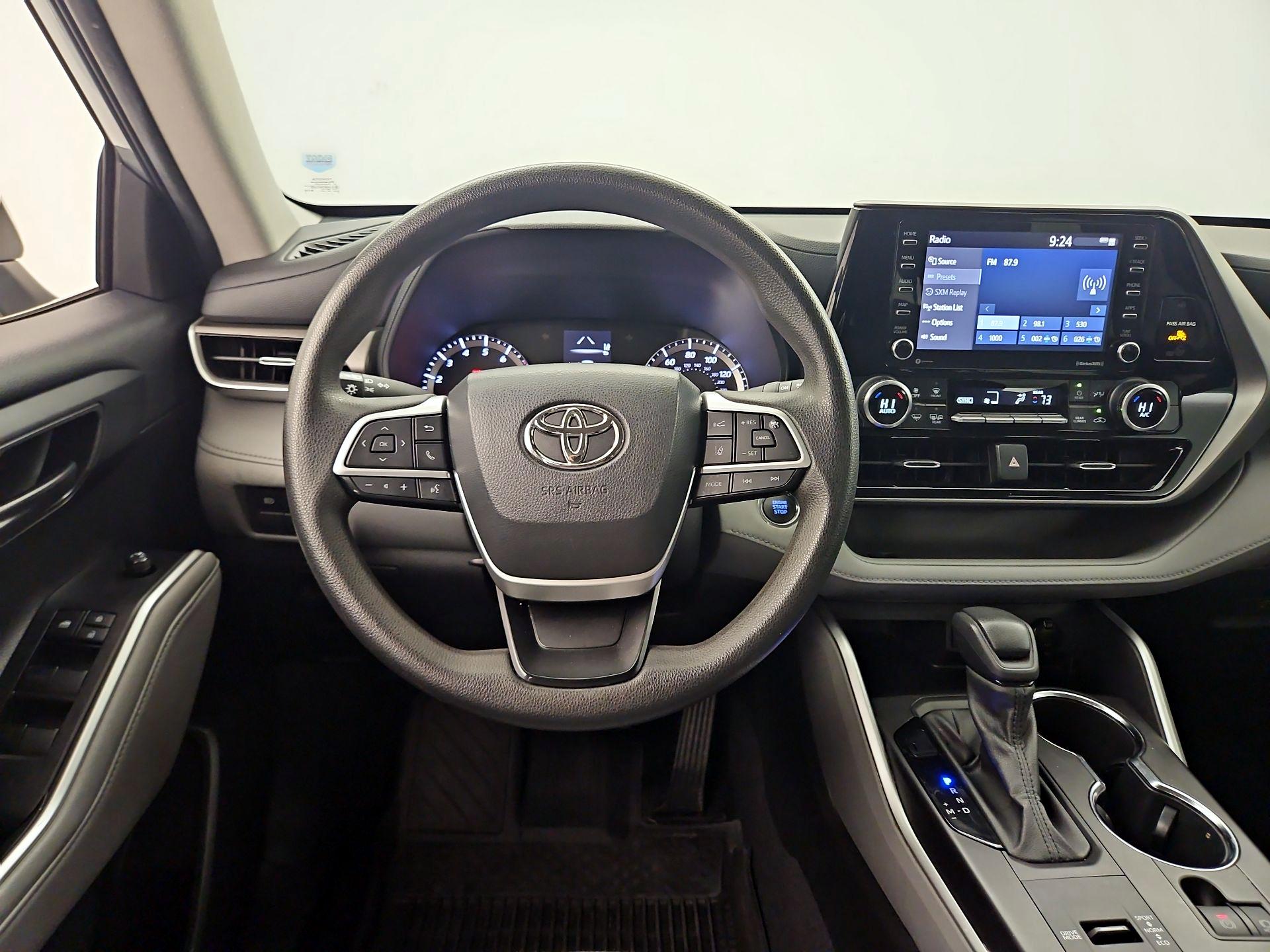 Thumbnail: 2022 Toyota Highlander - 10