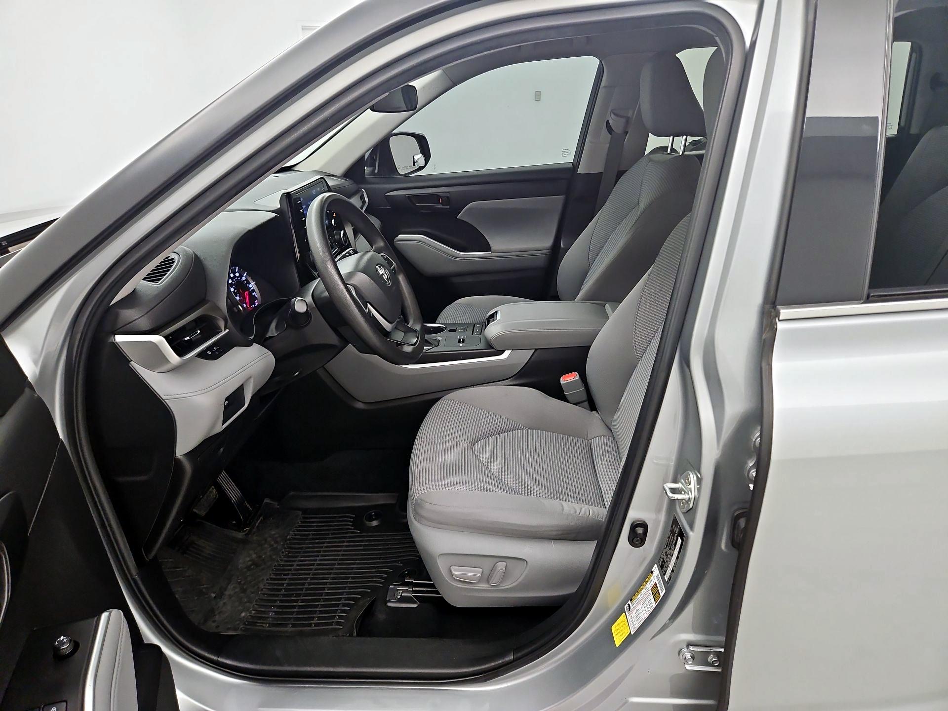 Thumbnail: 2022 Toyota Highlander - 11