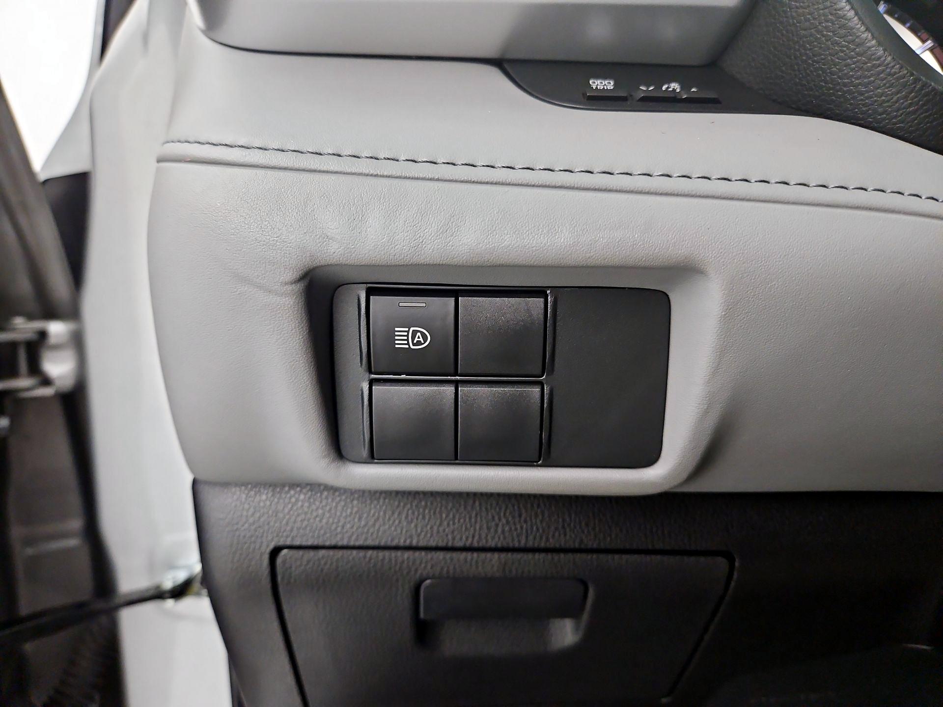 Thumbnail: 2022 Toyota Highlander - 13