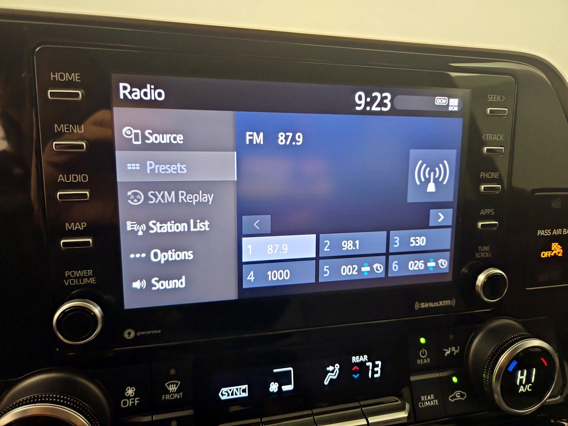 Thumbnail: 2022 Toyota Highlander - 15