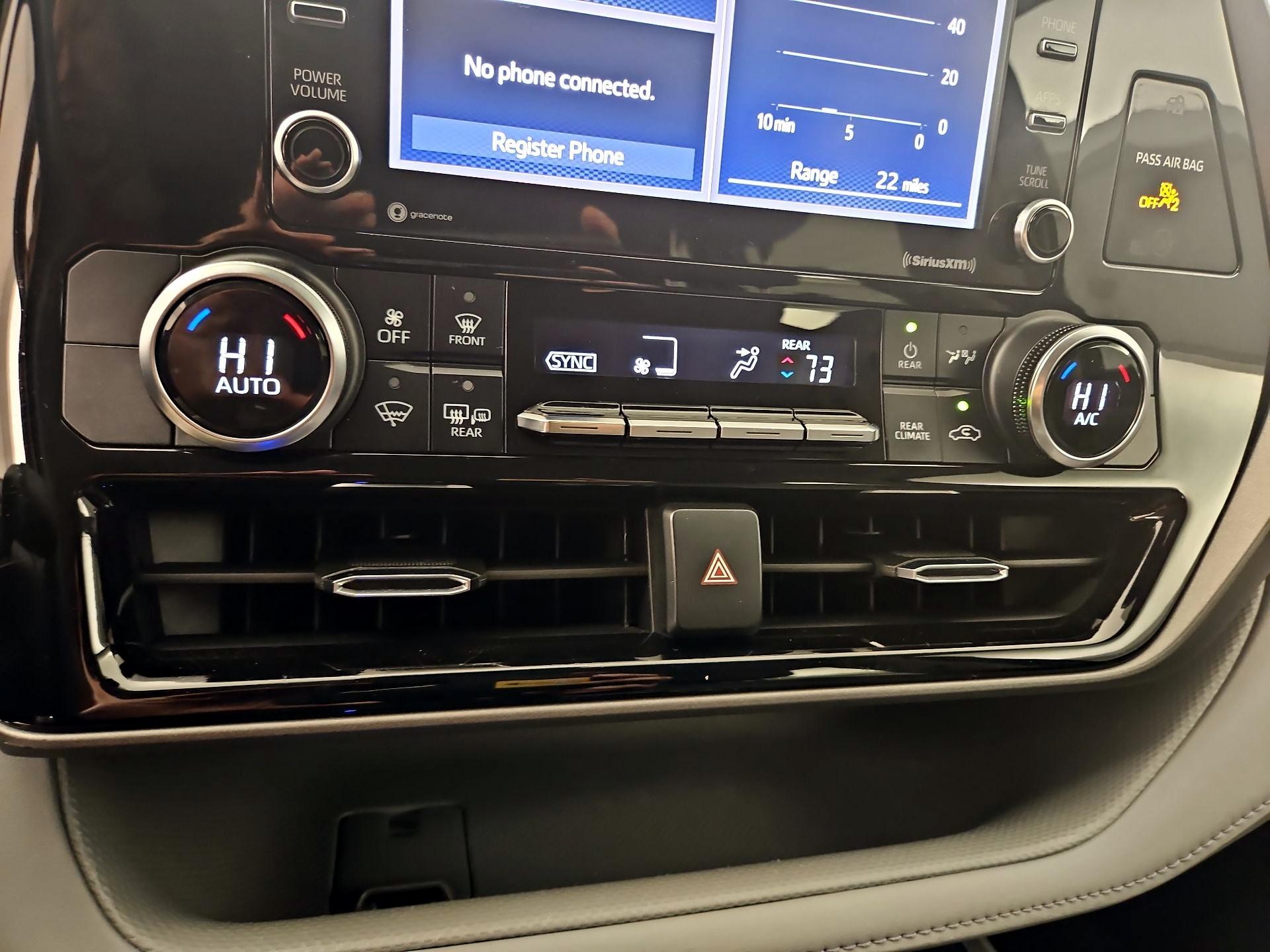 Thumbnail: 2022 Toyota Highlander - 16