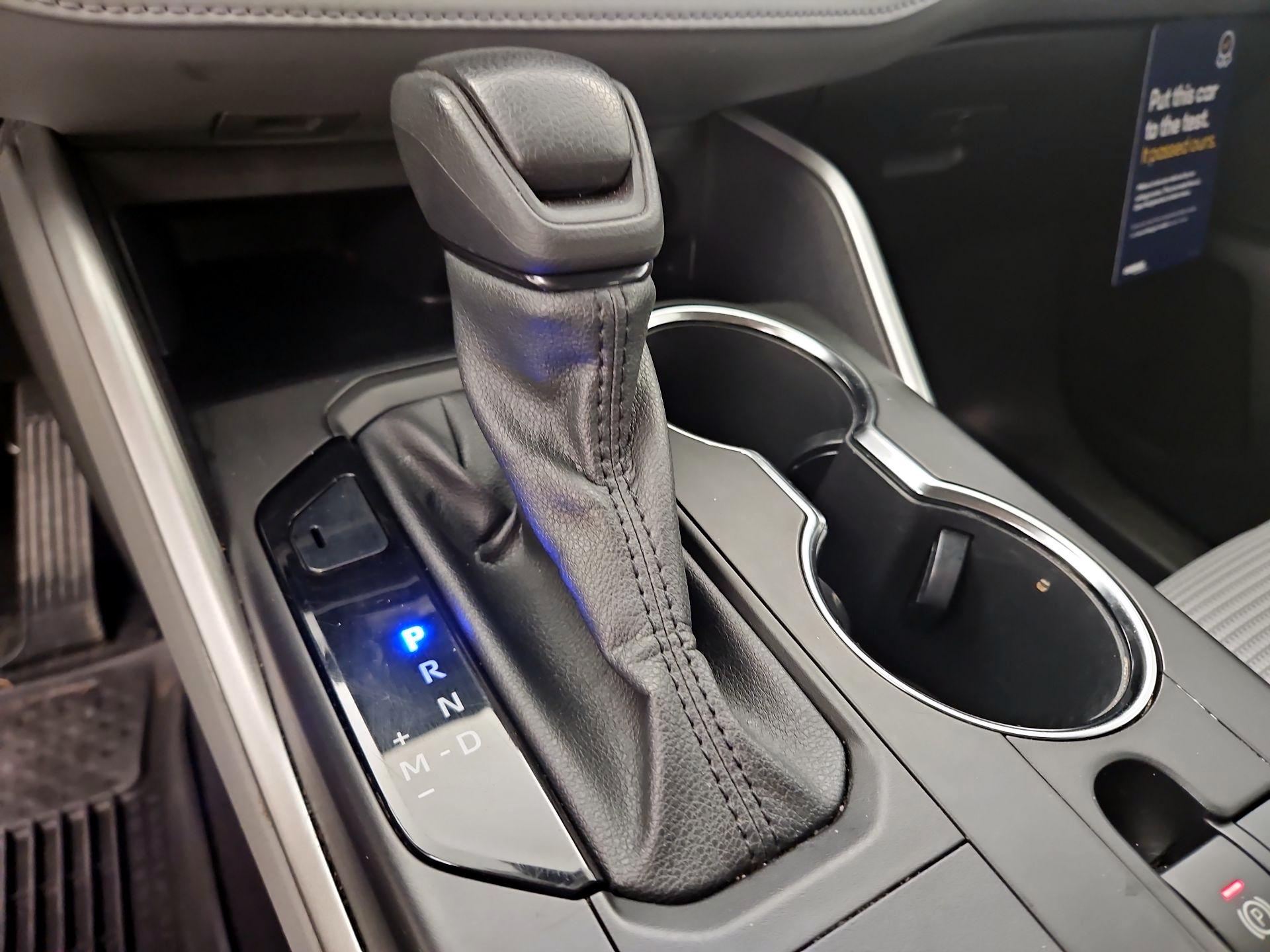 Thumbnail: 2022 Toyota Highlander - 17