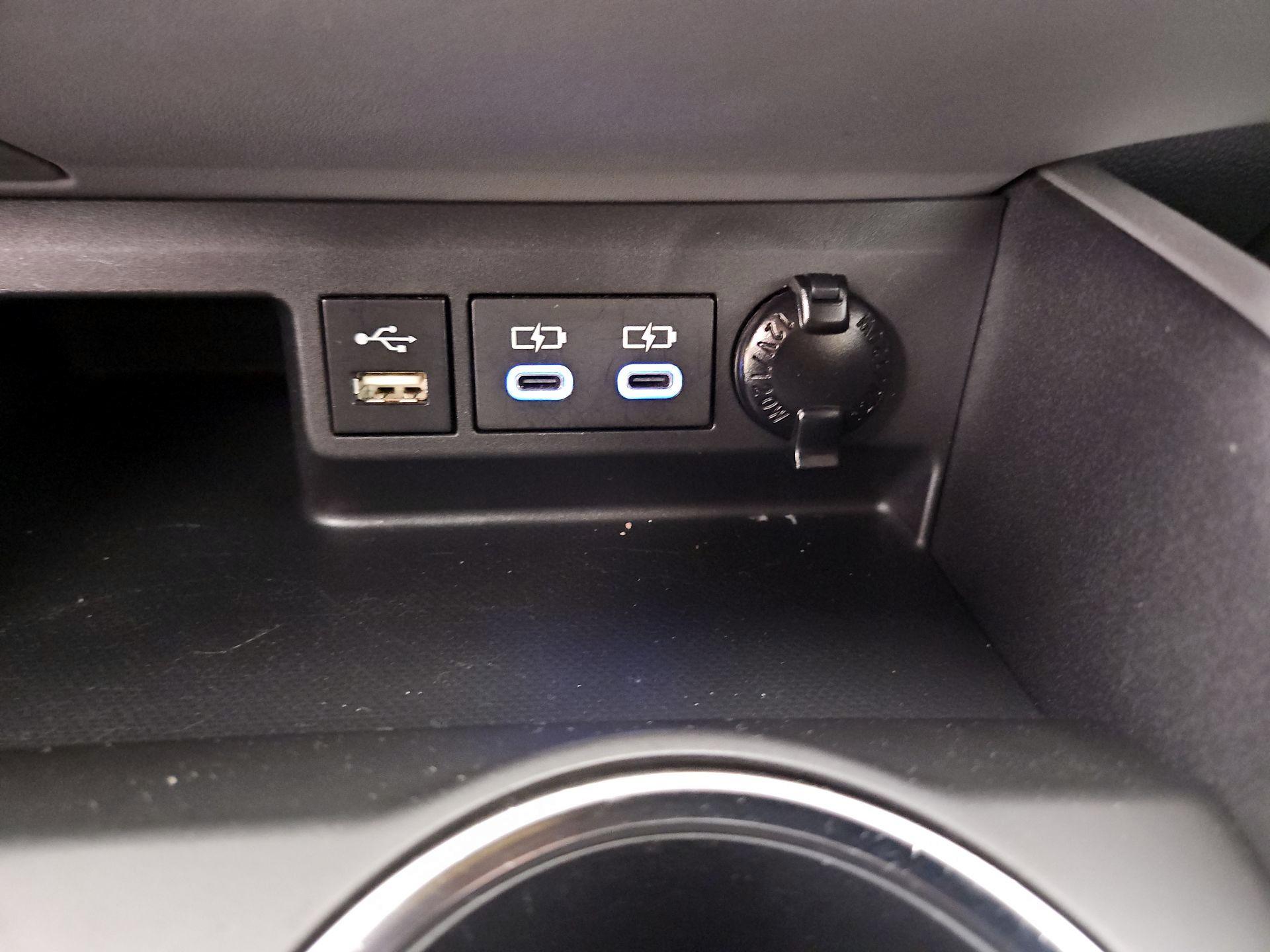 Thumbnail: 2022 Toyota Highlander - 18