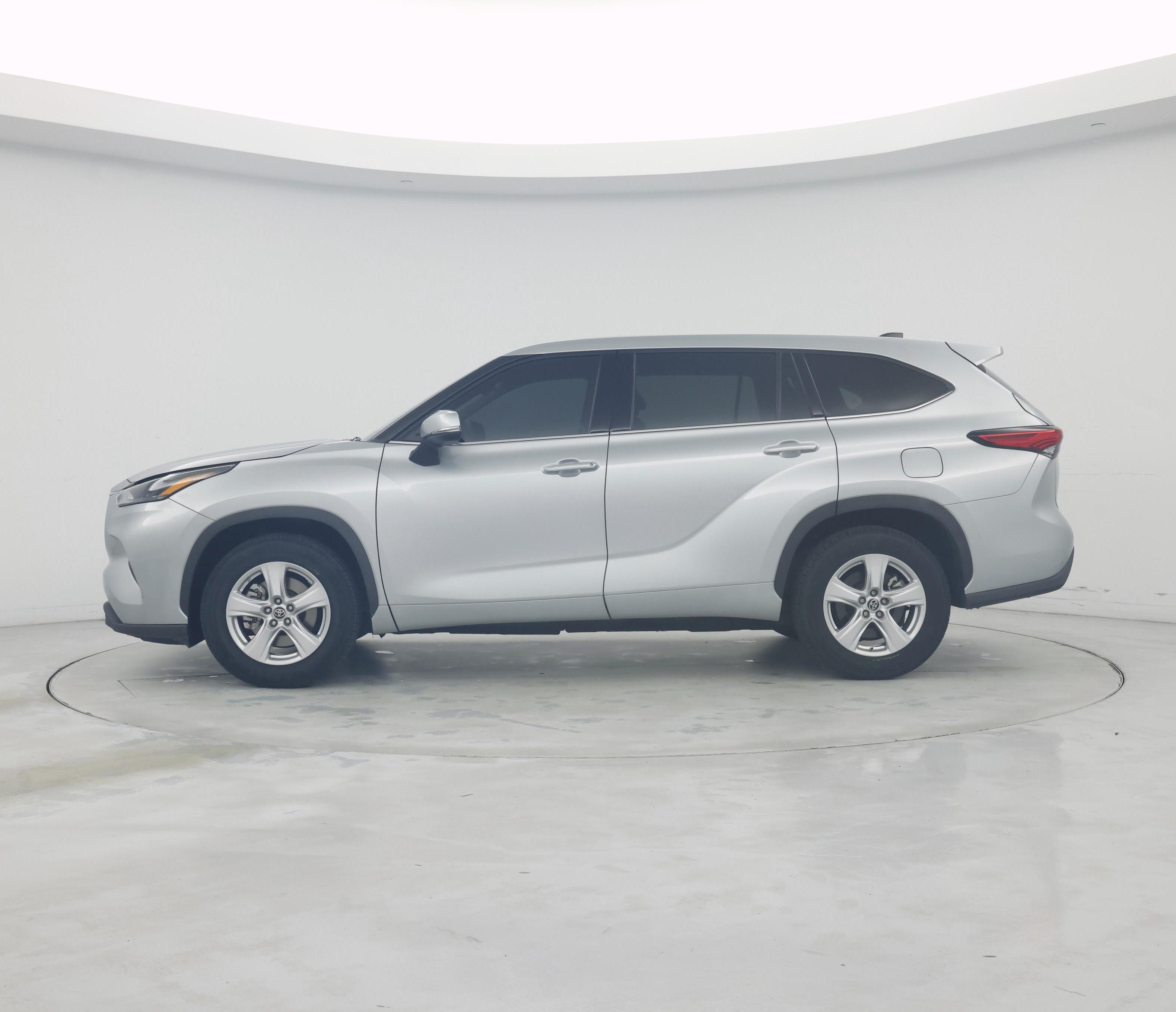 Thumbnail: 2022 Toyota Highlander - 3