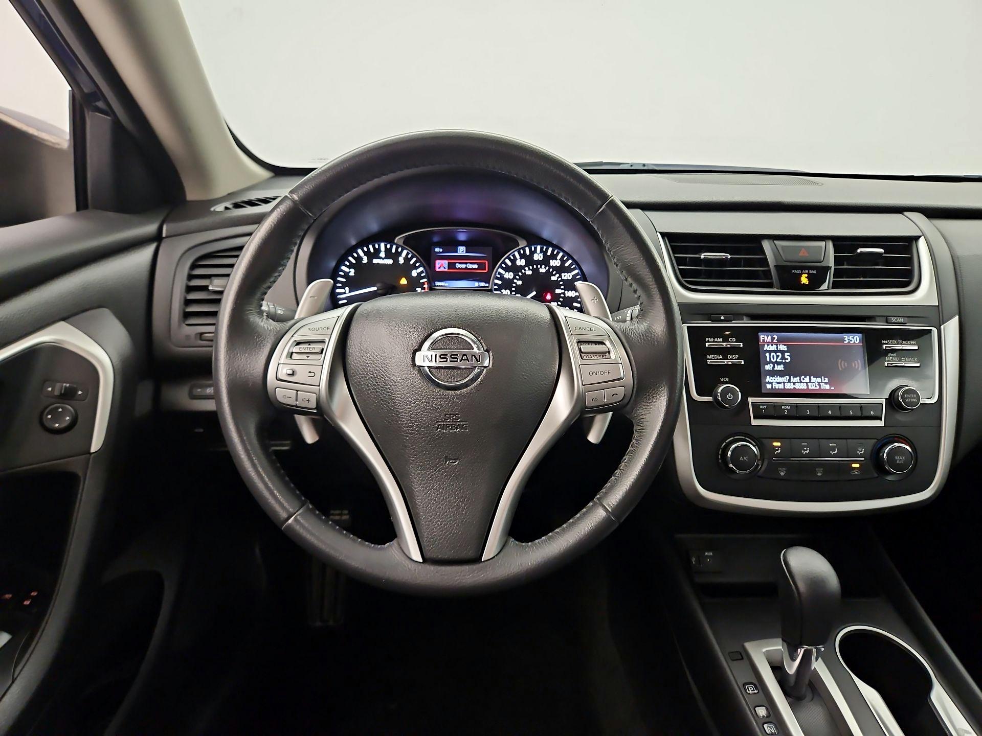 Thumbnail: 2017 Nissan Altima - 10