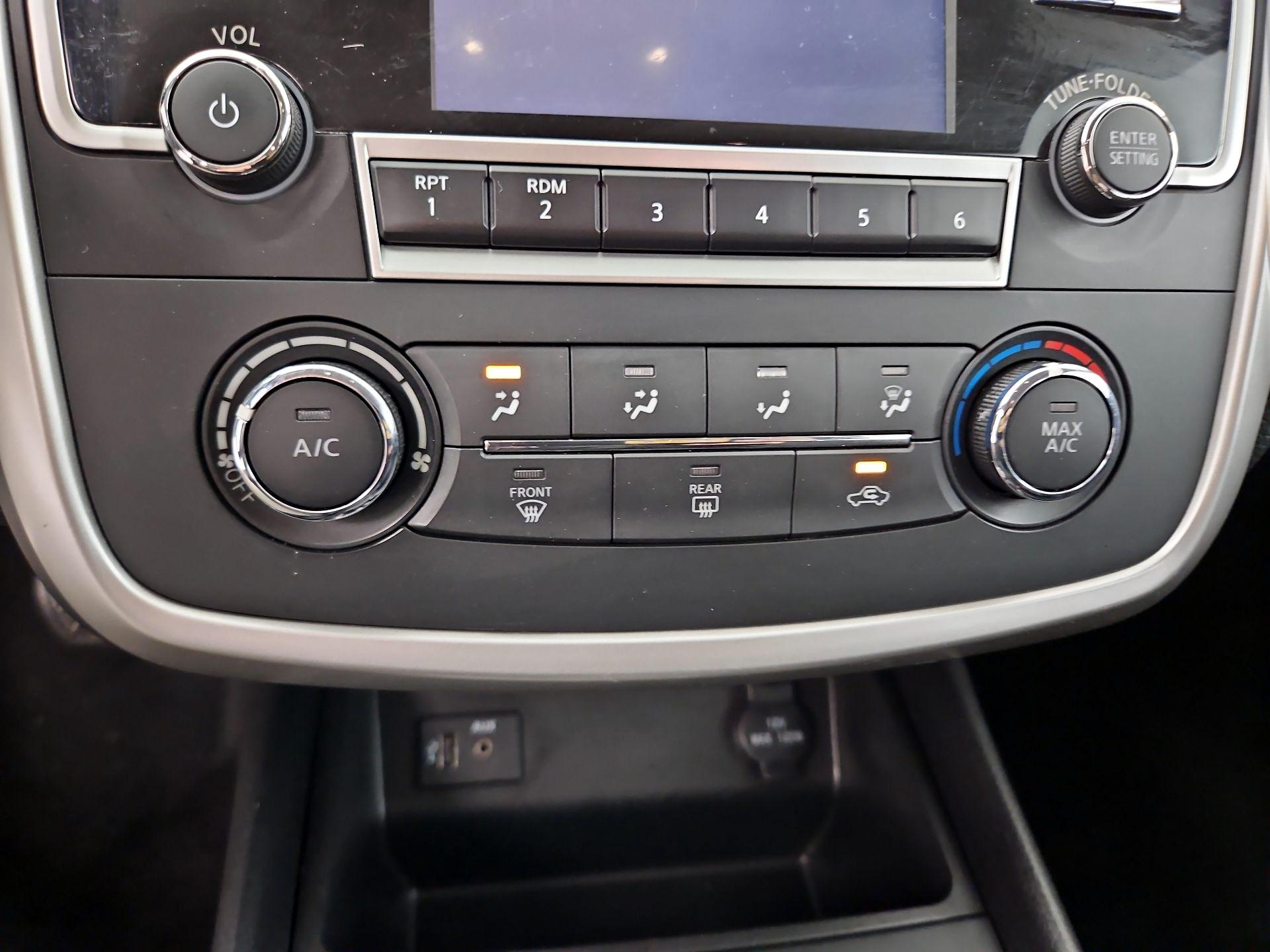 Thumbnail: 2017 Nissan Altima - 16