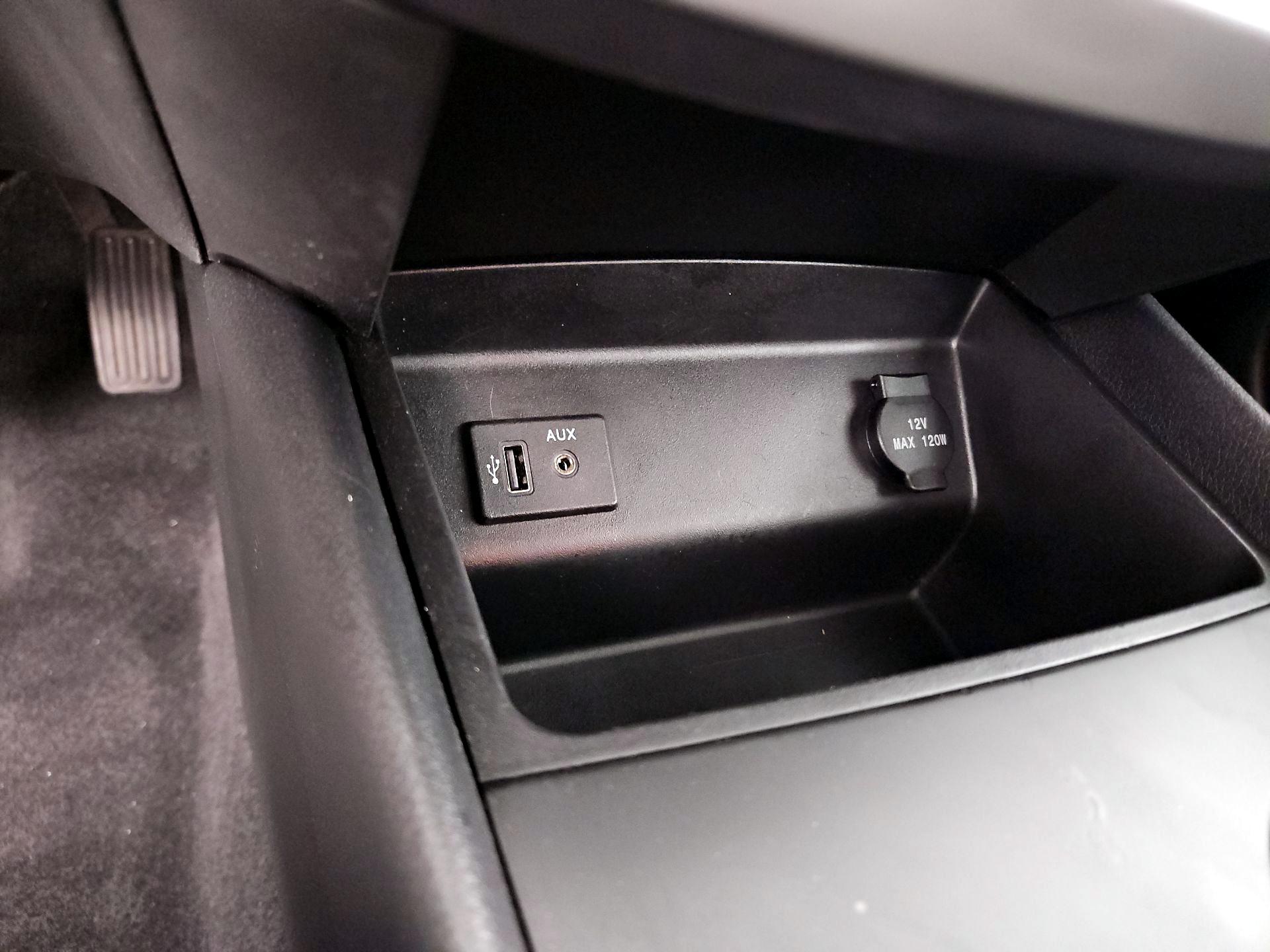 Thumbnail: 2017 Nissan Altima - 18