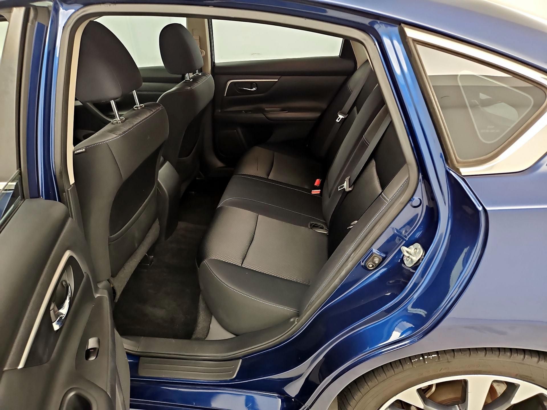 Thumbnail: 2017 Nissan Altima - 19