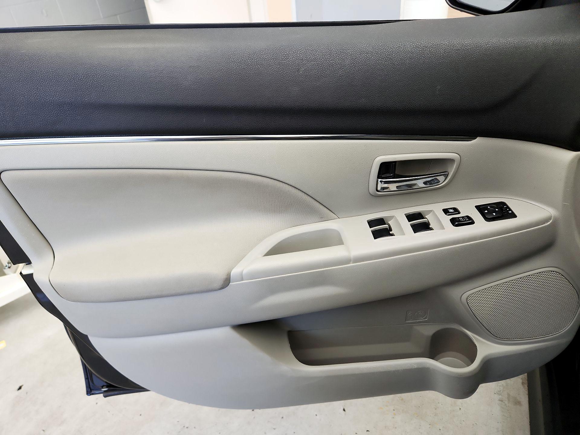 Thumbnail: 2020 Mitsubishi Outlander Sport - 12