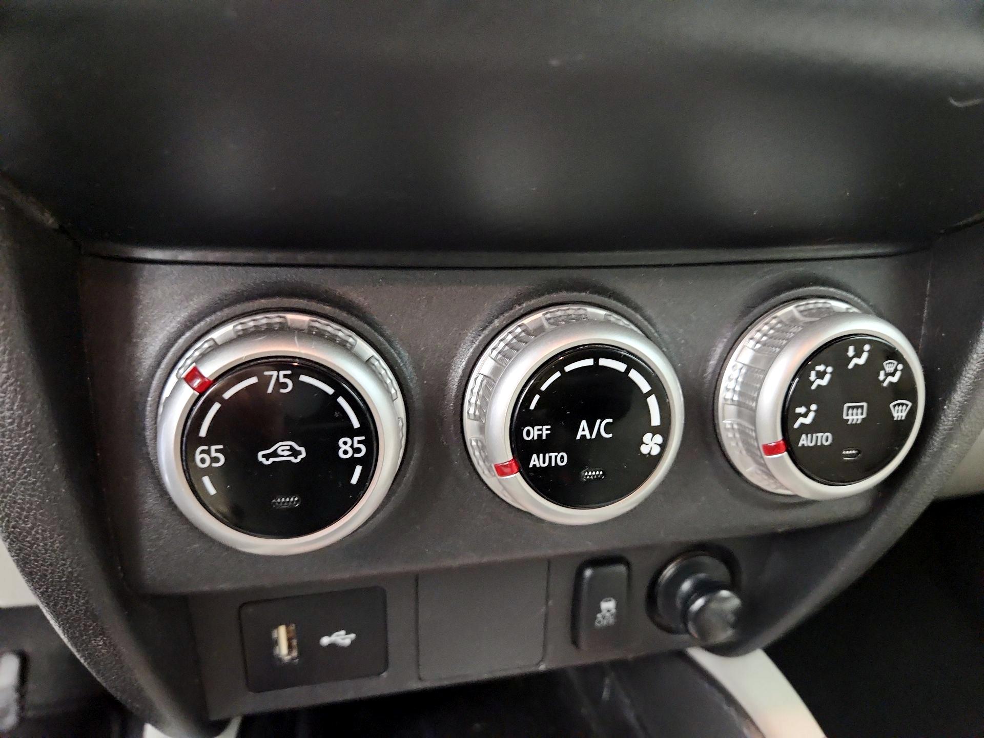 Thumbnail: 2020 Mitsubishi Outlander Sport - 15