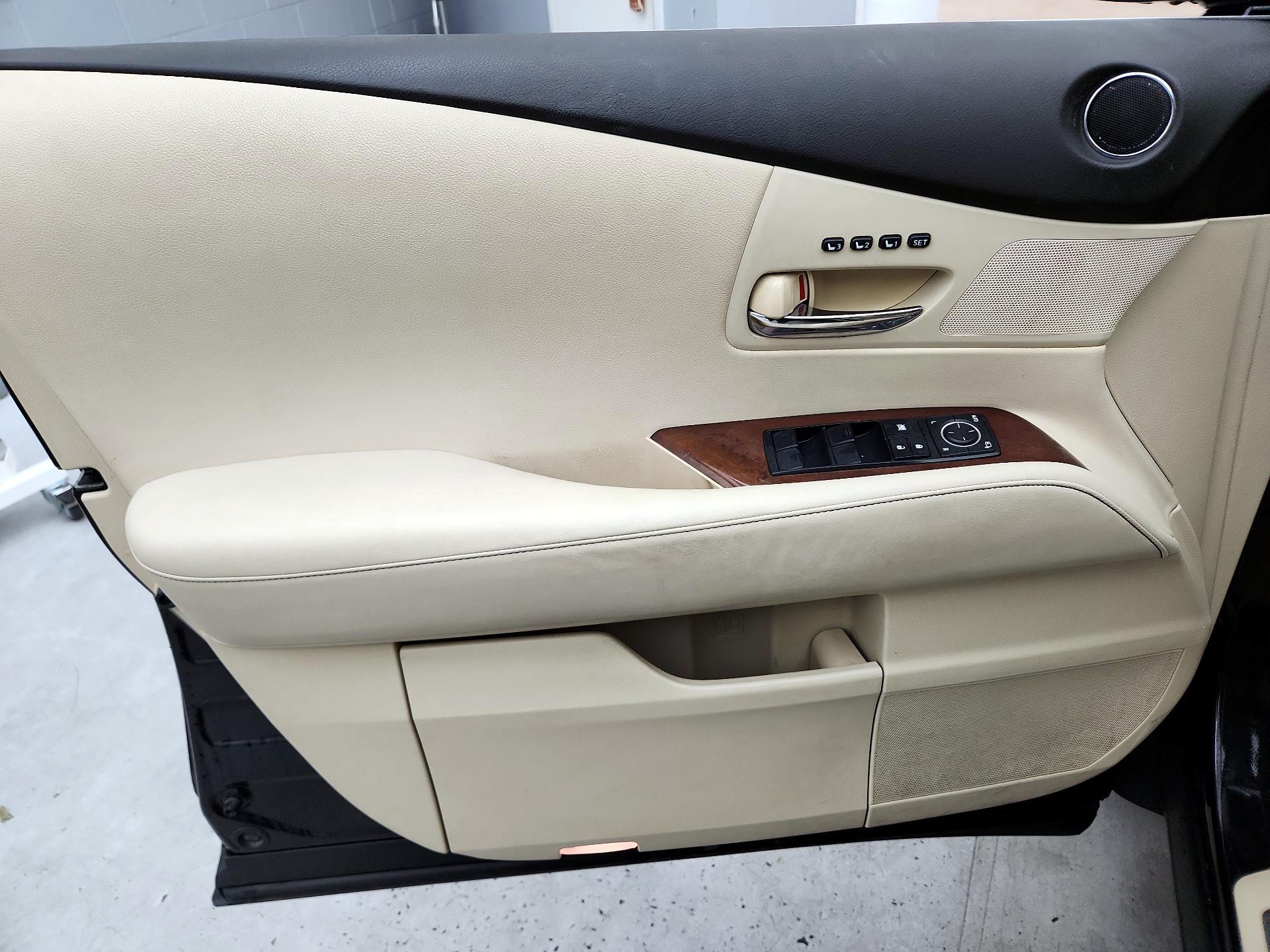 Thumbnail: 2015 Lexus RX - 12