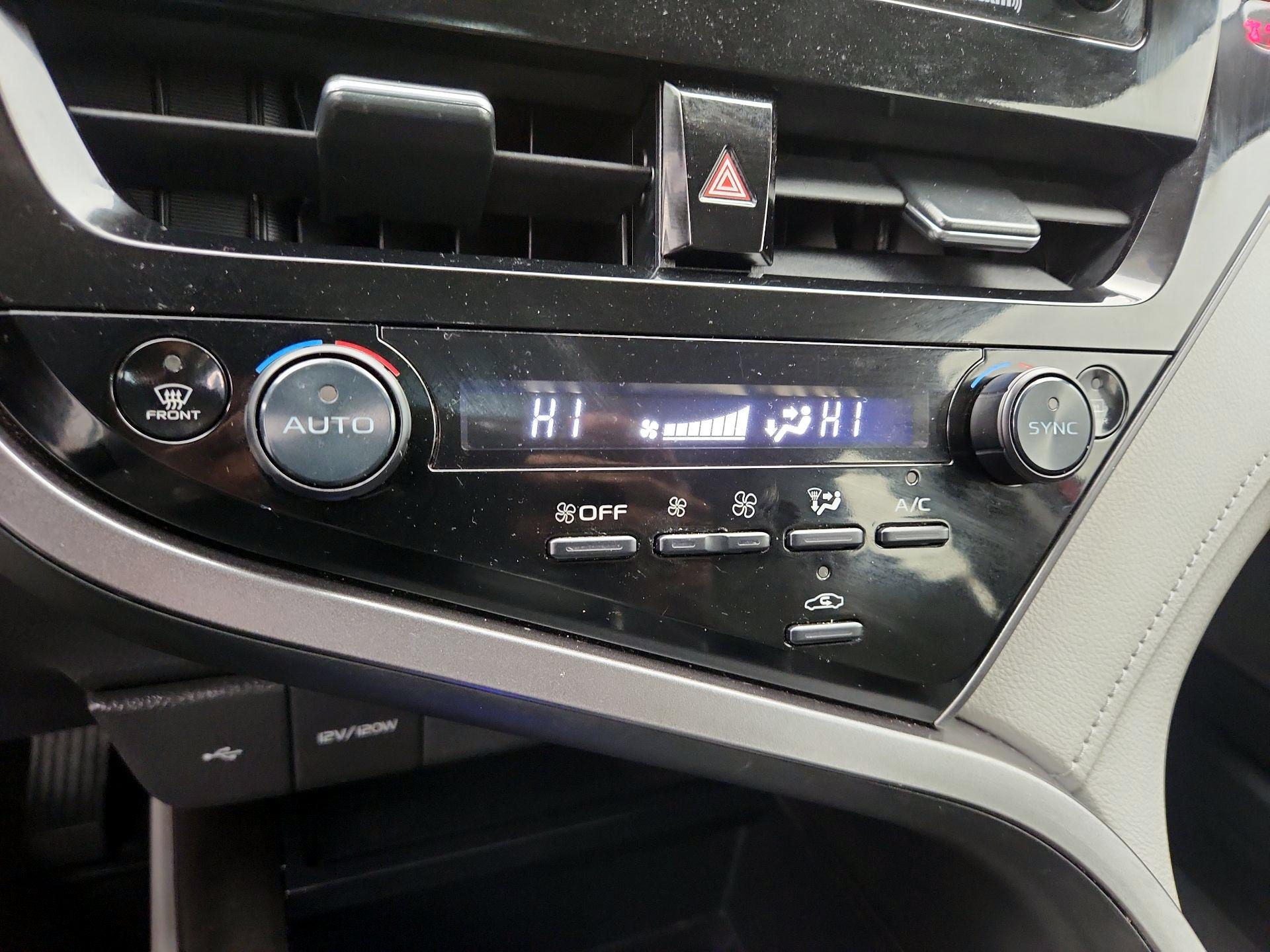 Thumbnail: 2022 Toyota Camry - 16