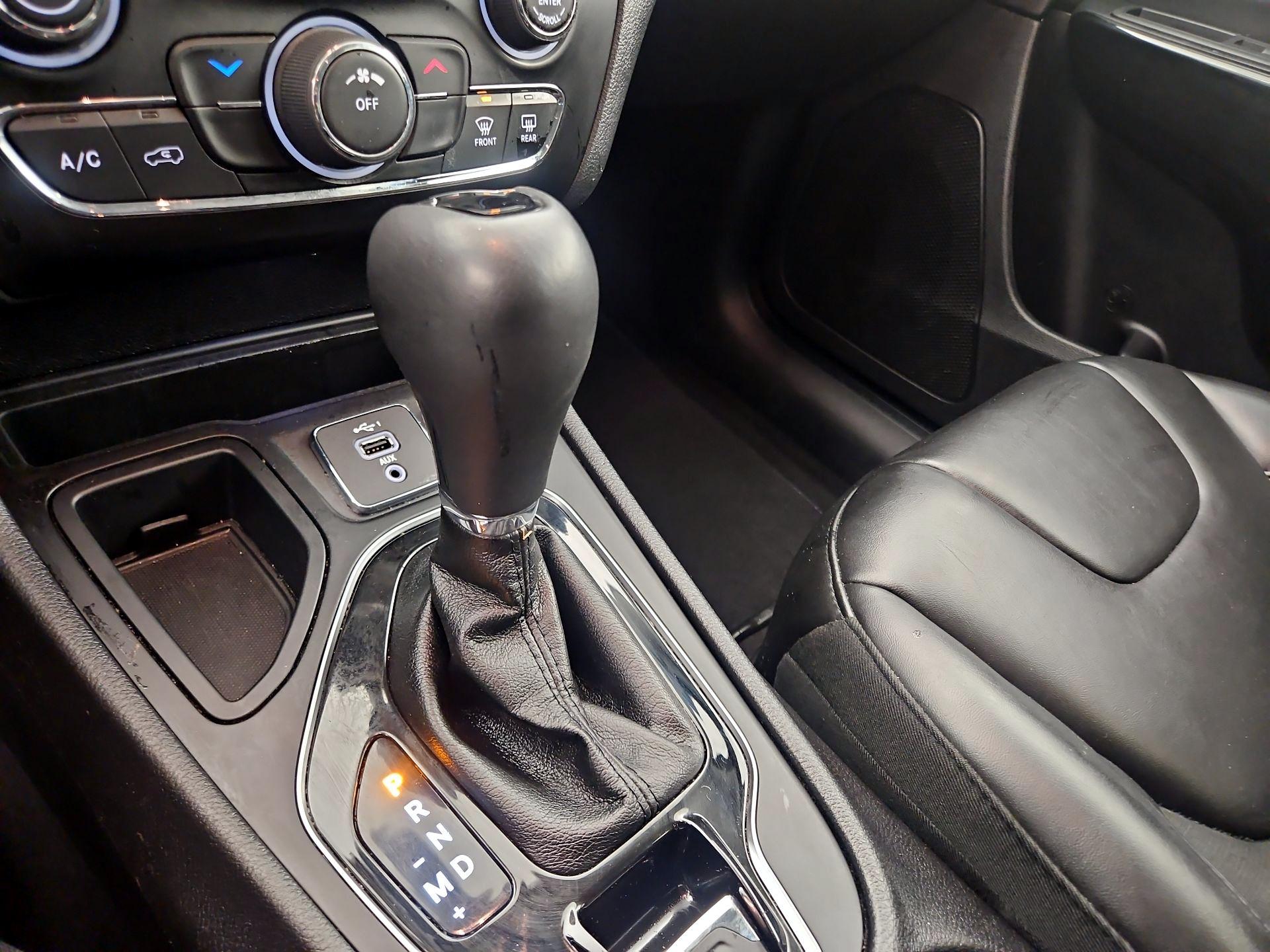 Thumbnail: 2020 Jeep Cherokee - 17