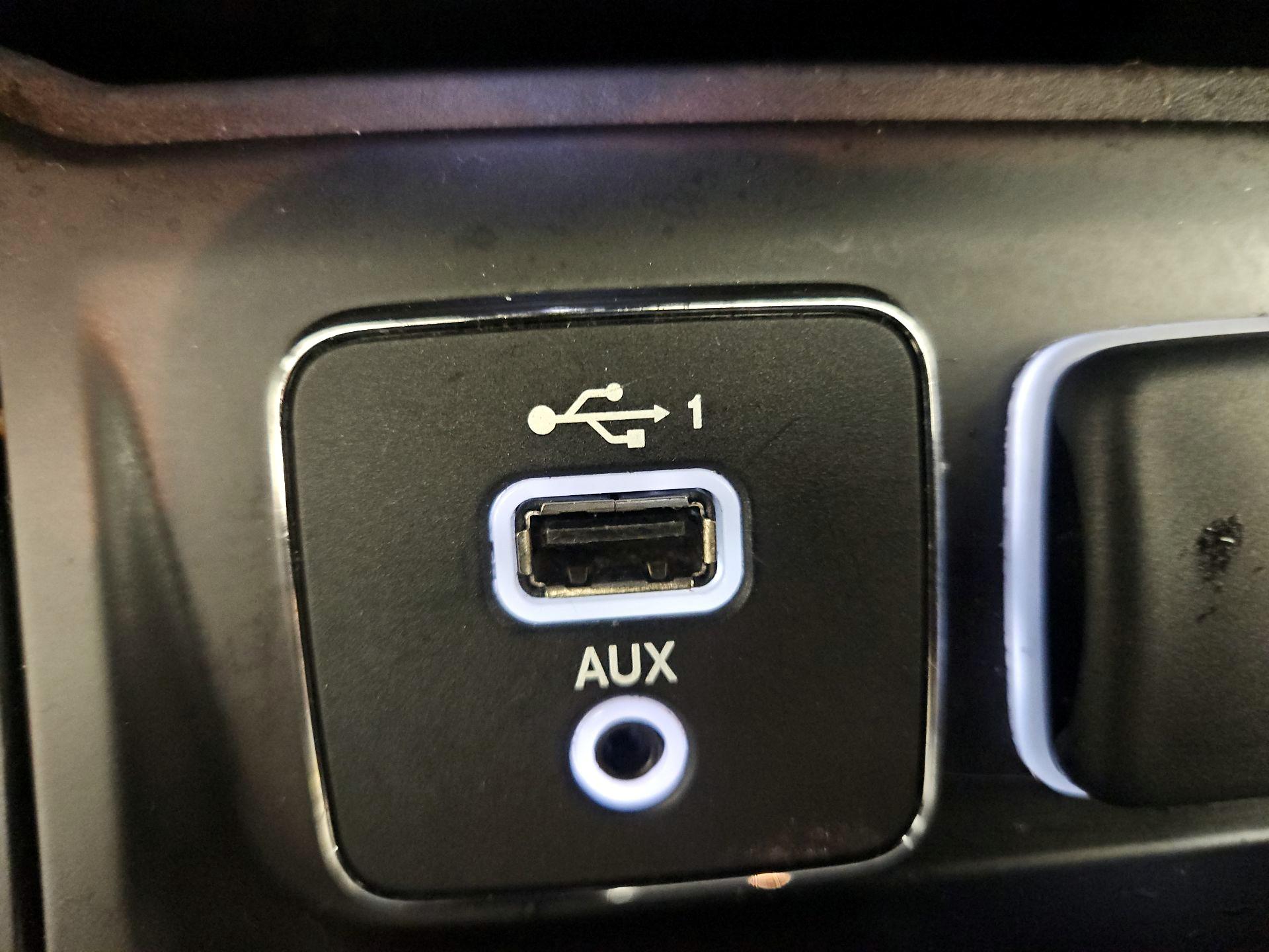 Thumbnail: 2020 Jeep Cherokee - 18