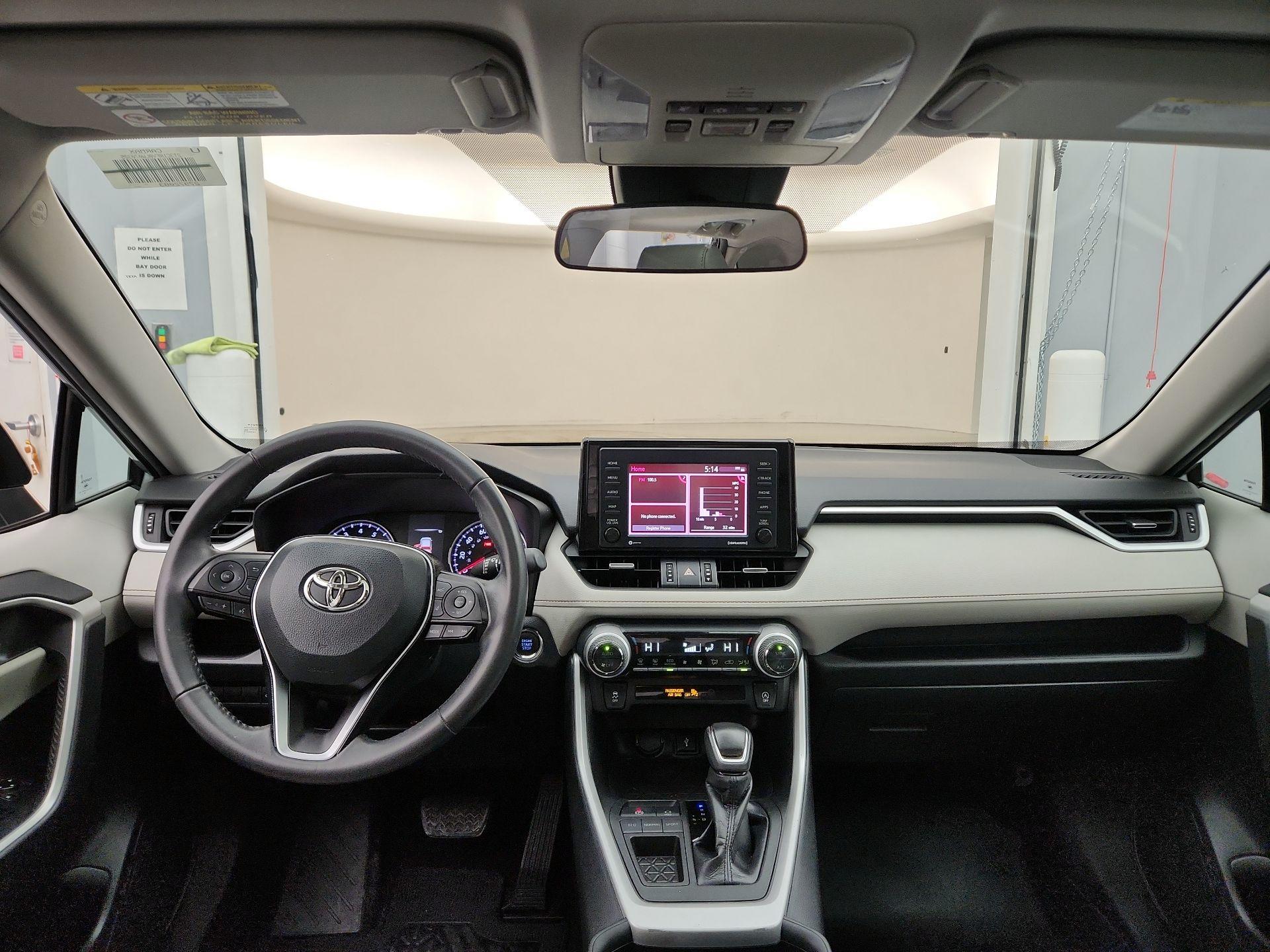 Thumbnail: 2020 Toyota RAV4 - 9