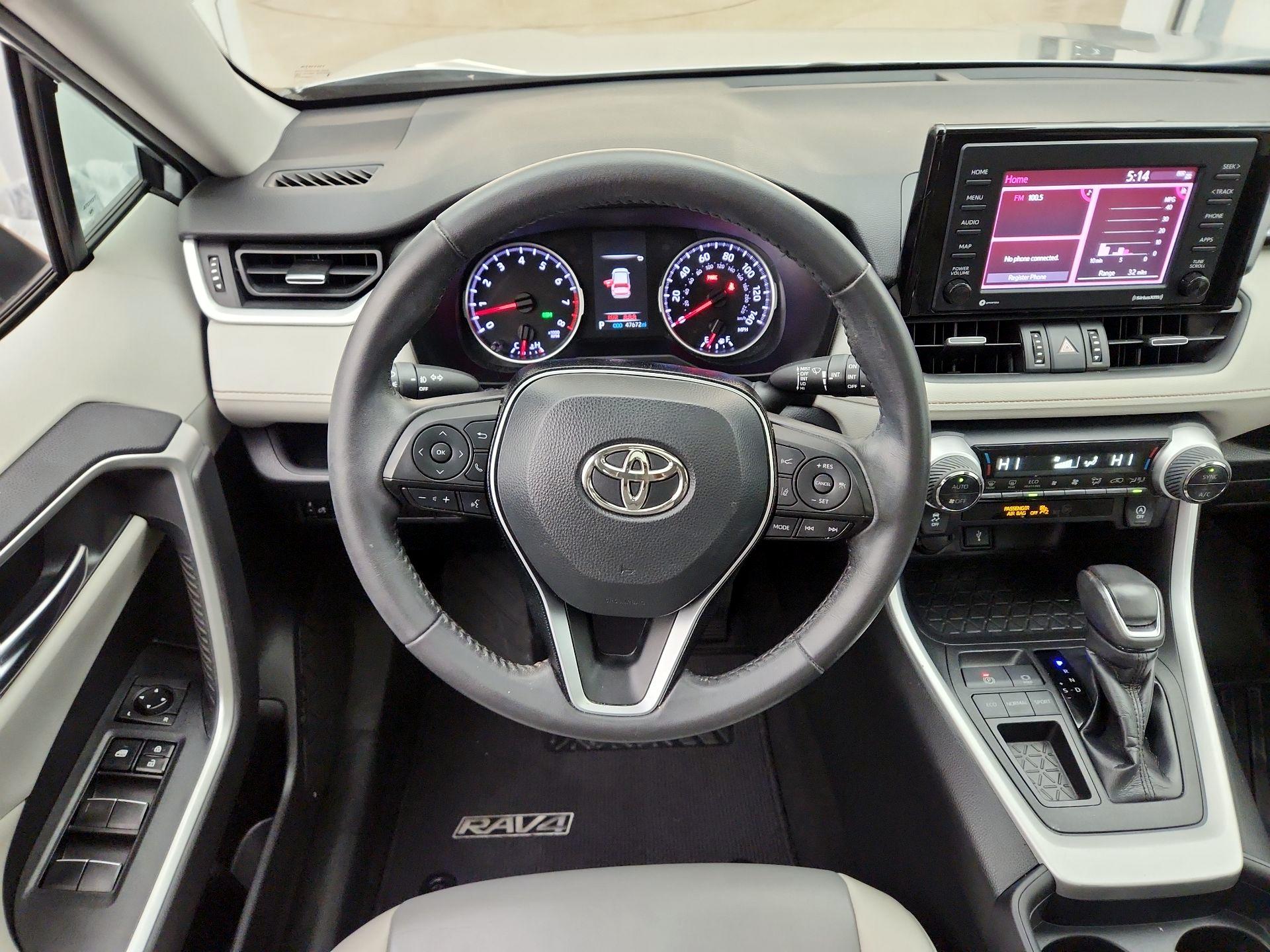 Thumbnail: 2020 Toyota RAV4 - 10