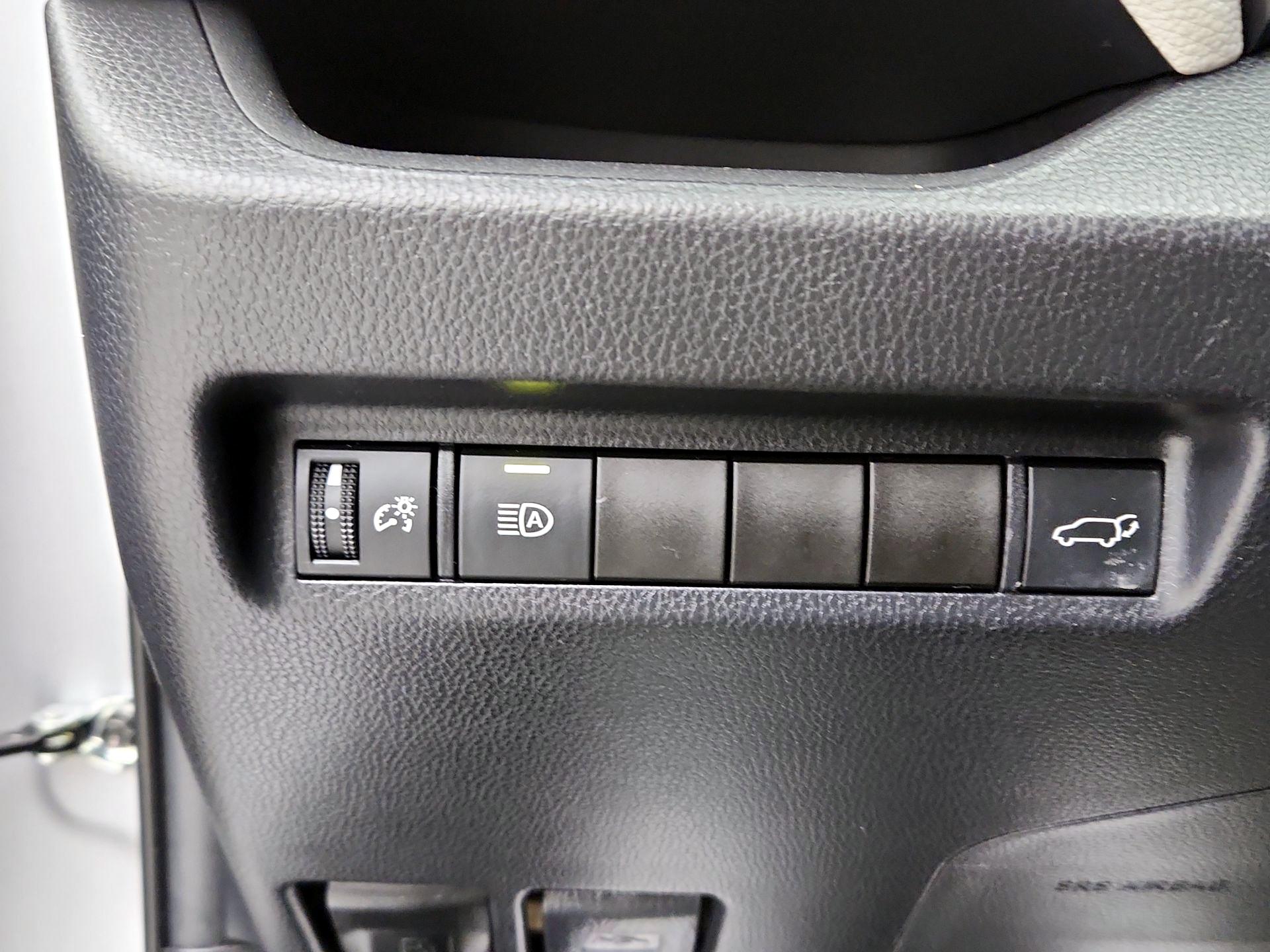 Thumbnail: 2020 Toyota RAV4 - 13