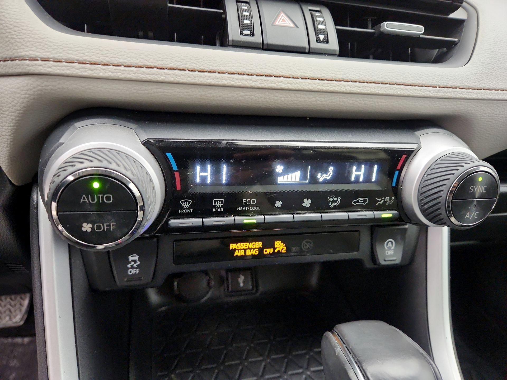 Thumbnail: 2020 Toyota RAV4 - 16