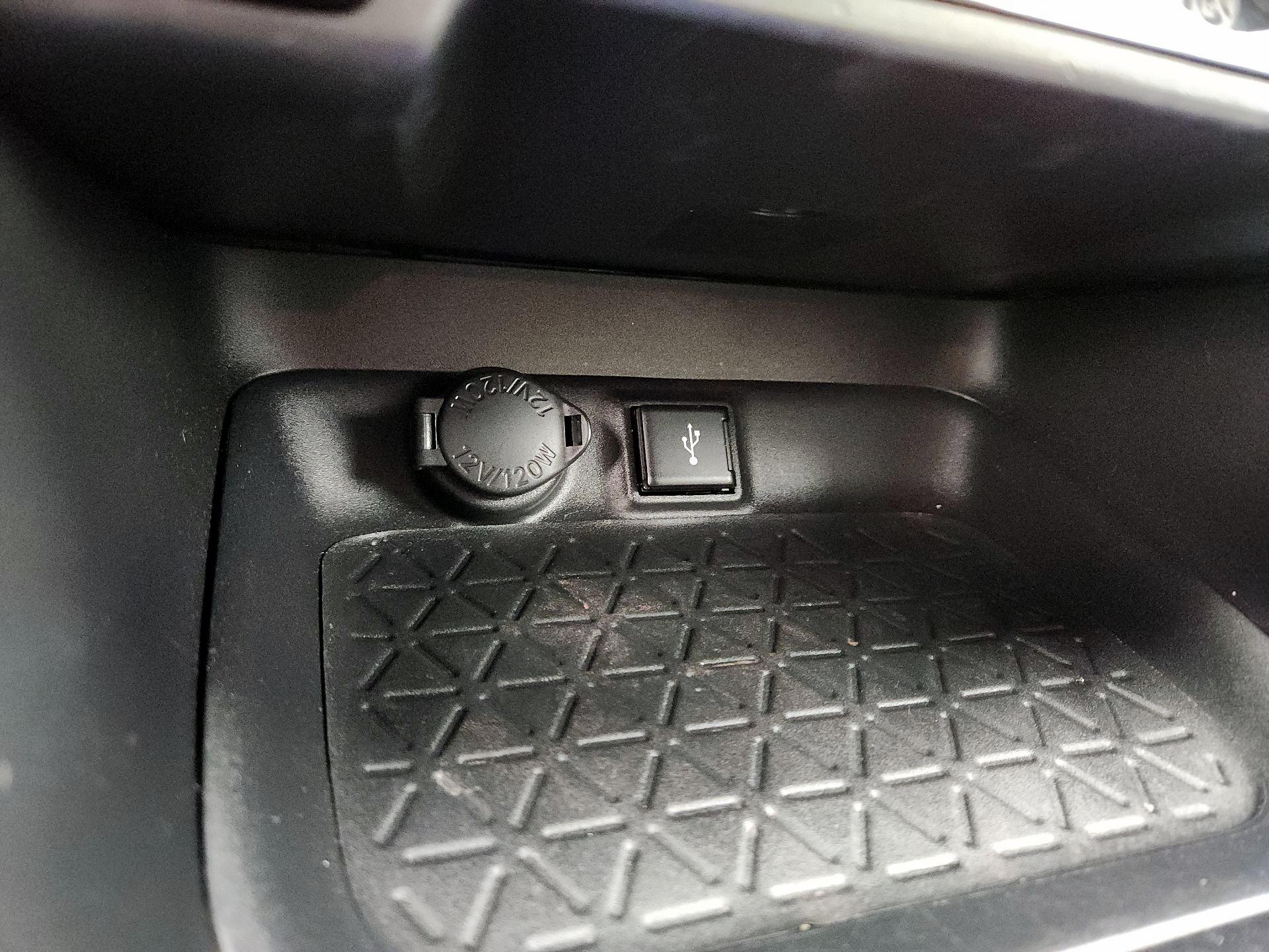 Thumbnail: 2020 Toyota RAV4 - 18