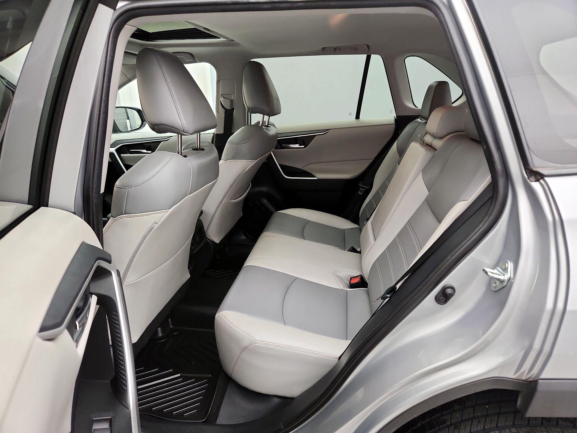 Thumbnail: 2020 Toyota RAV4 - 20