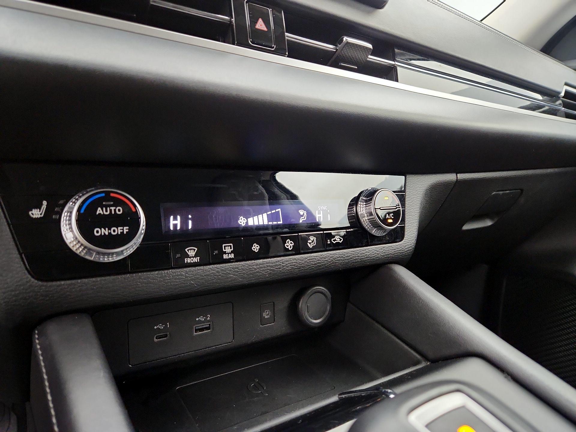 Thumbnail: 2024 Mitsubishi Outlander - 17