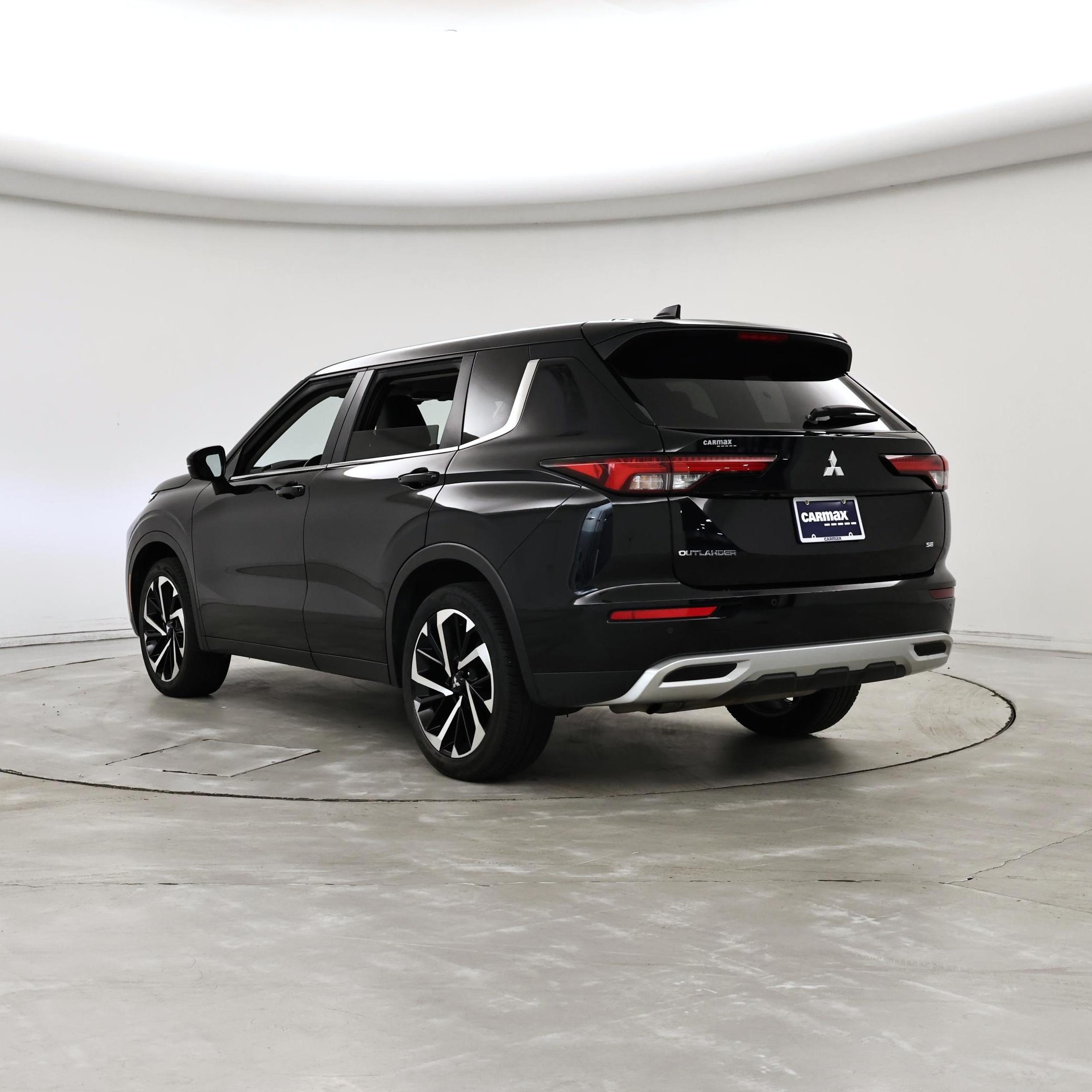 Thumbnail: 2024 Mitsubishi Outlander - 2