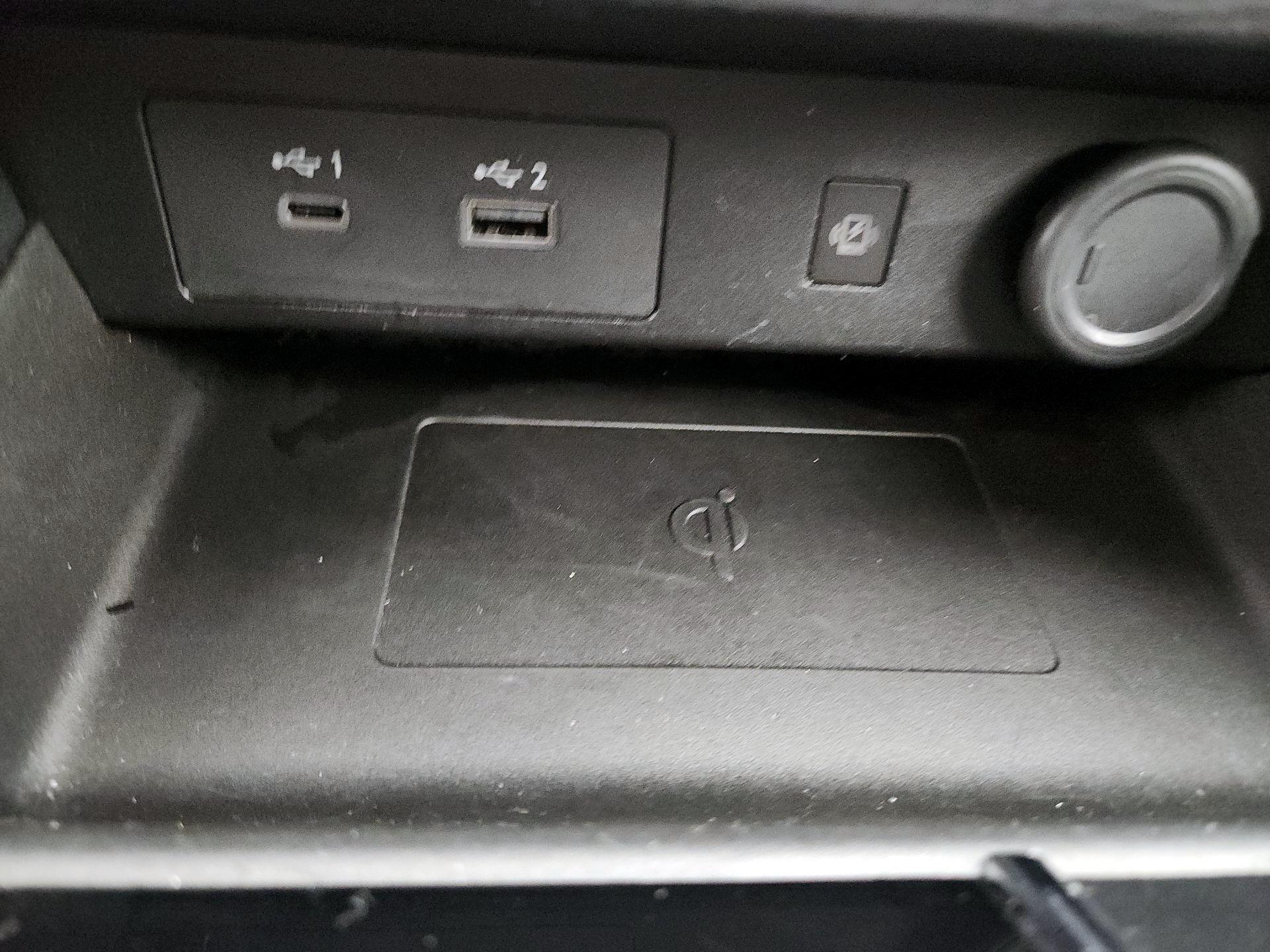 Thumbnail: 2024 Mitsubishi Outlander - 19