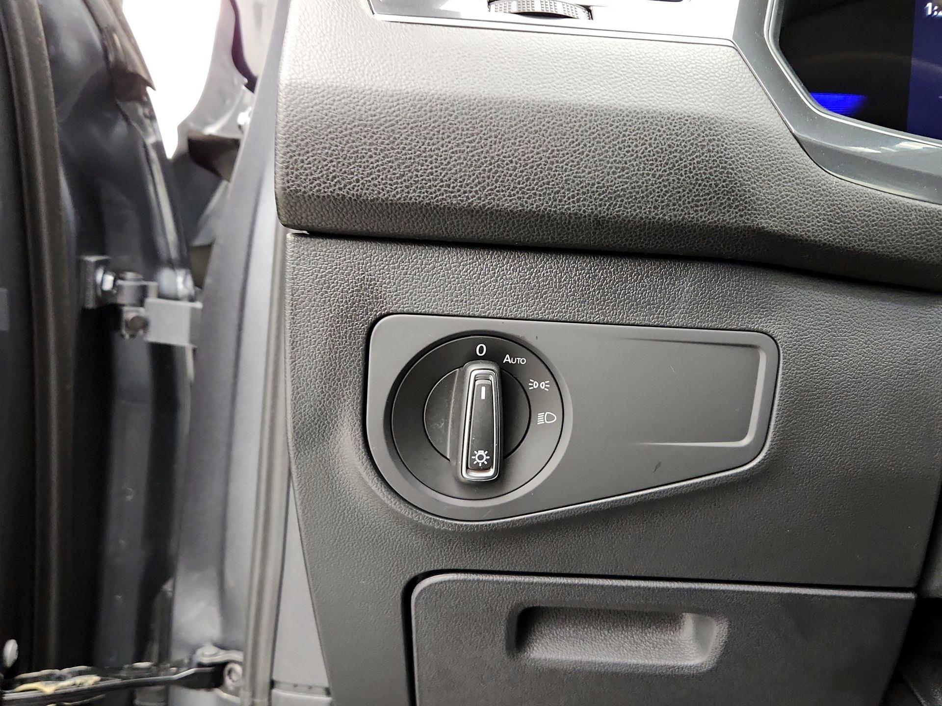 Thumbnail: 2024 Volkswagen Tiguan - 13