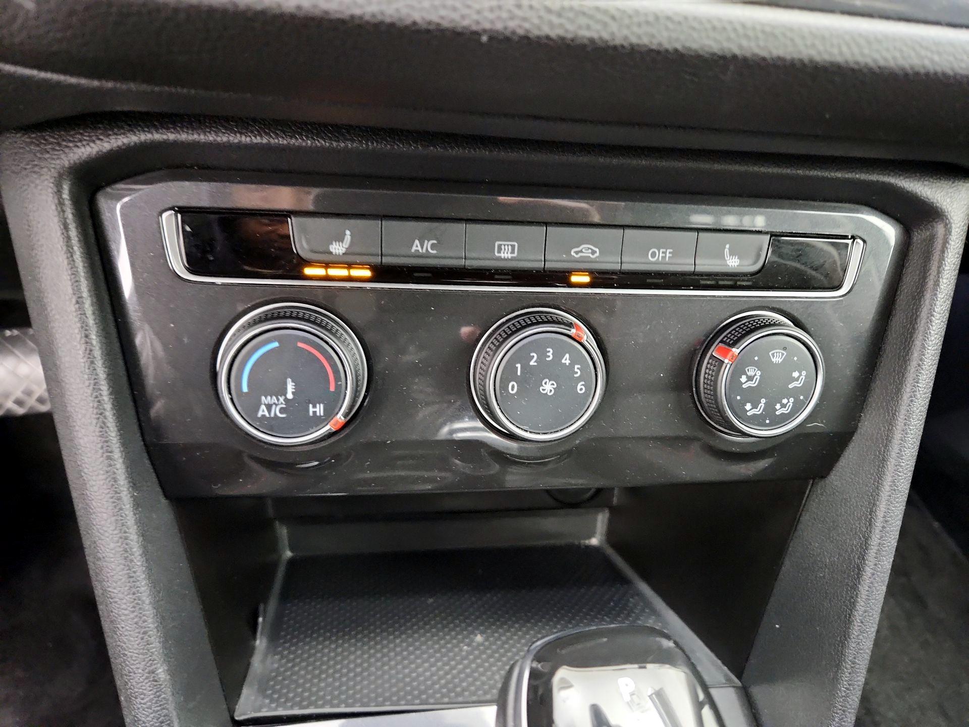 Thumbnail: 2024 Volkswagen Tiguan - 16