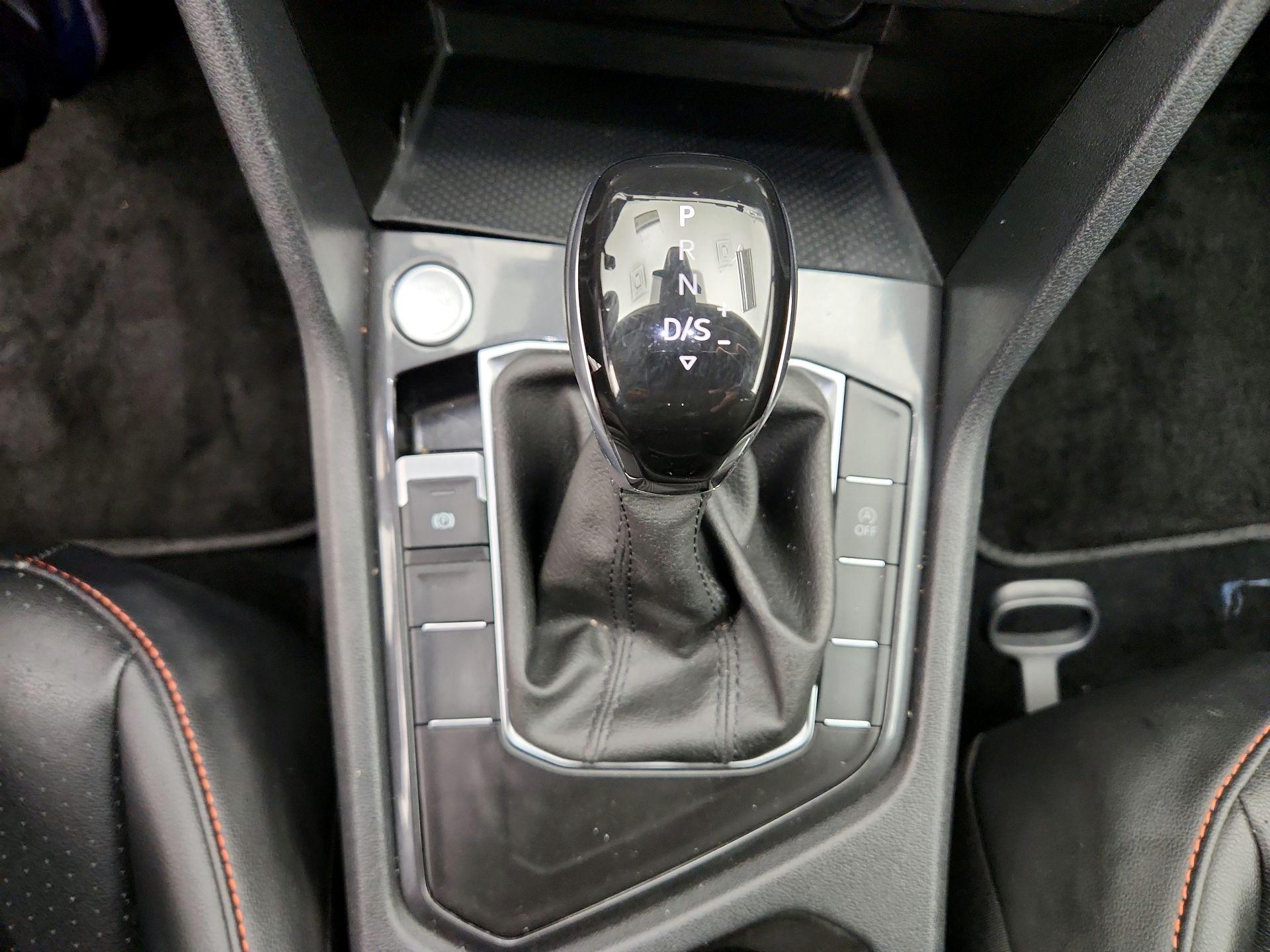 Thumbnail: 2024 Volkswagen Tiguan - 17