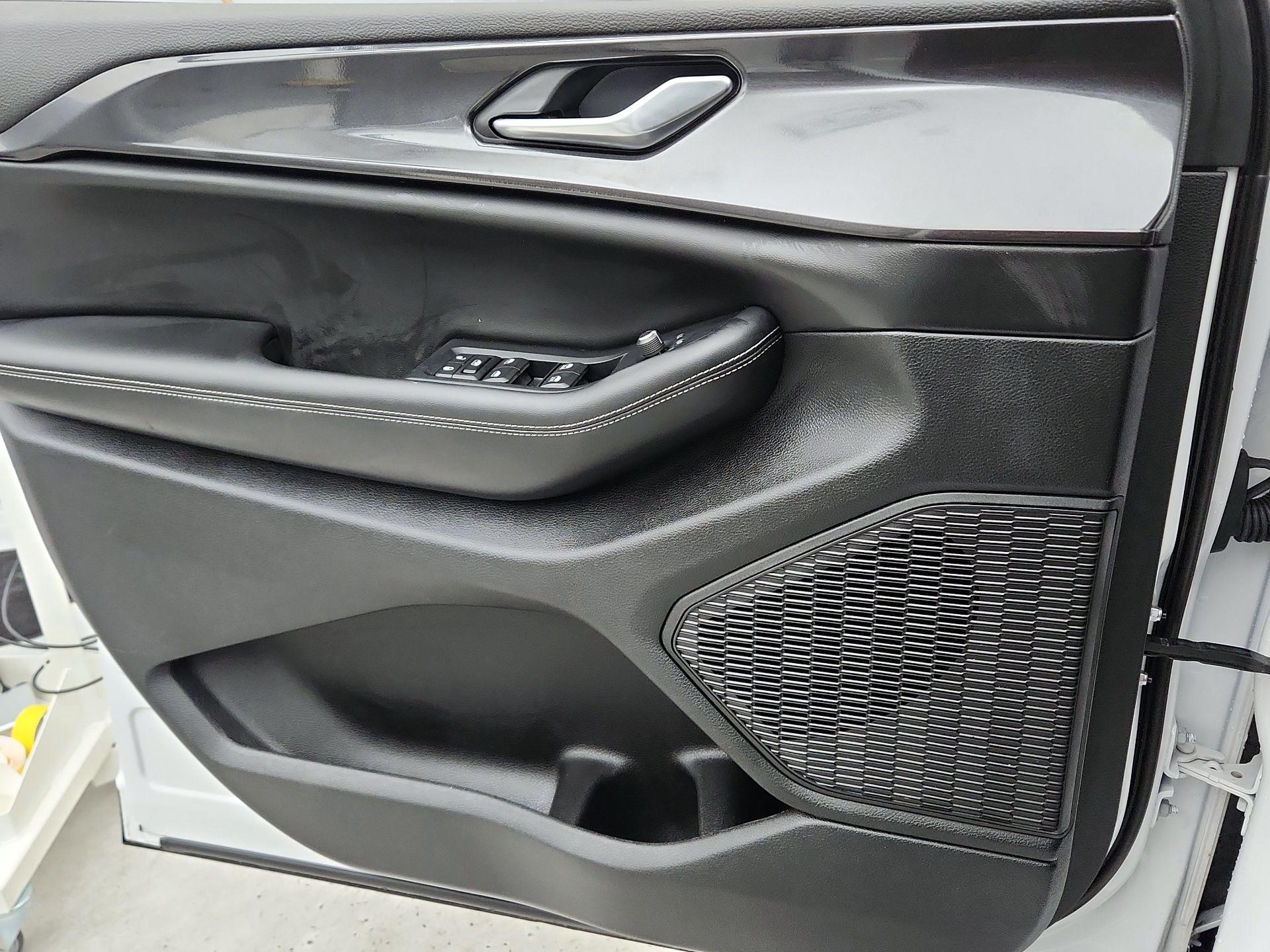 Thumbnail: 2023 Jeep Grand Cherokee - 12