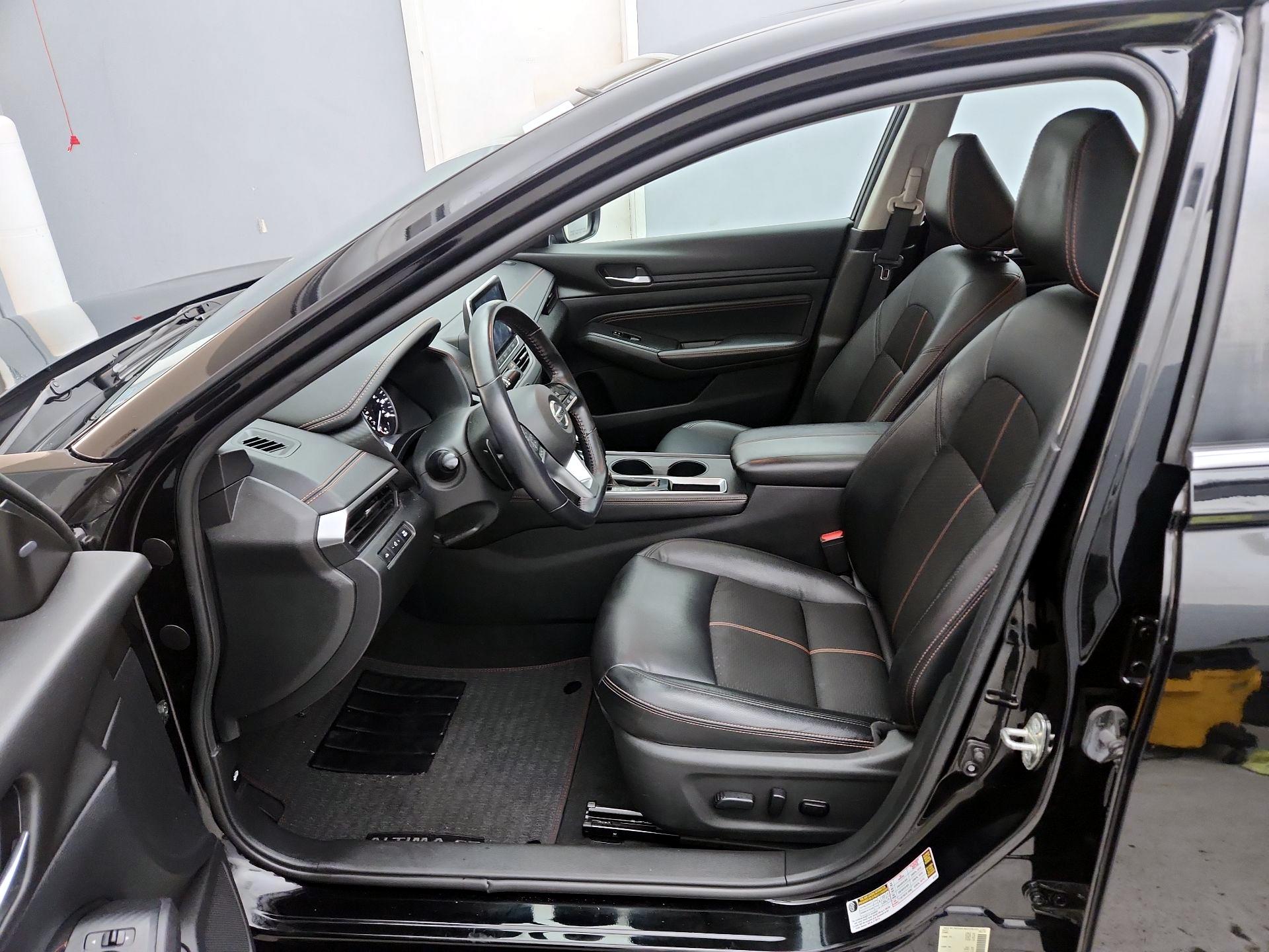 Thumbnail: 2020 Nissan Altima - 11