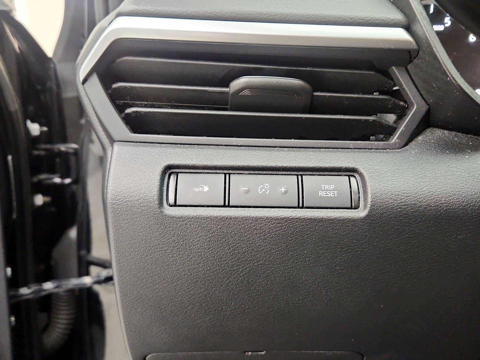 Thumbnail: 2020 Nissan Altima - 13