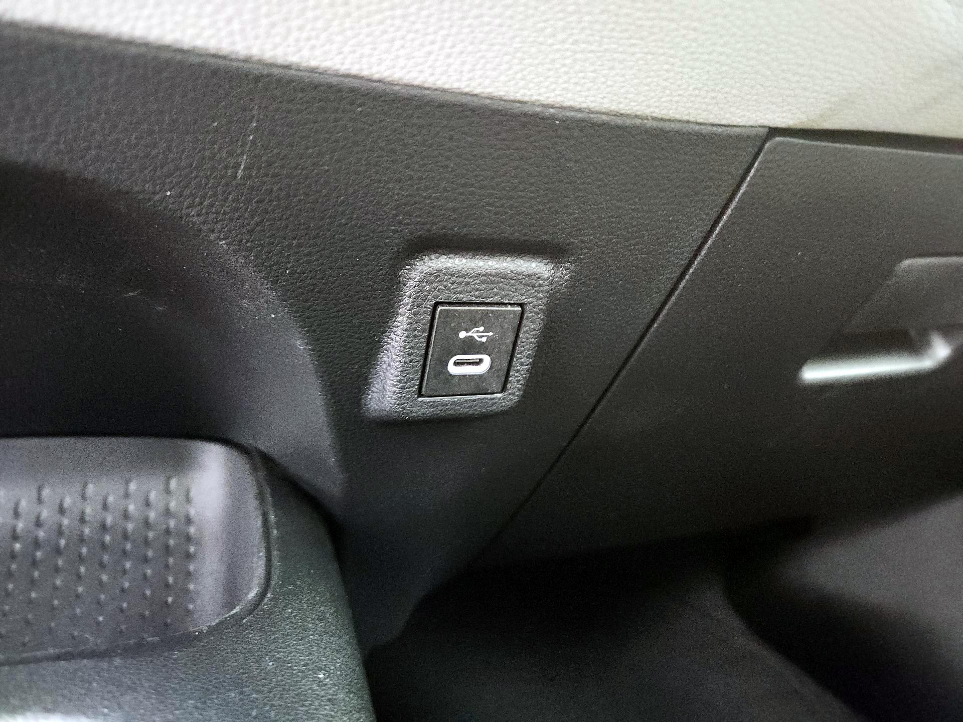 Thumbnail: 2024 Toyota Corolla - 18