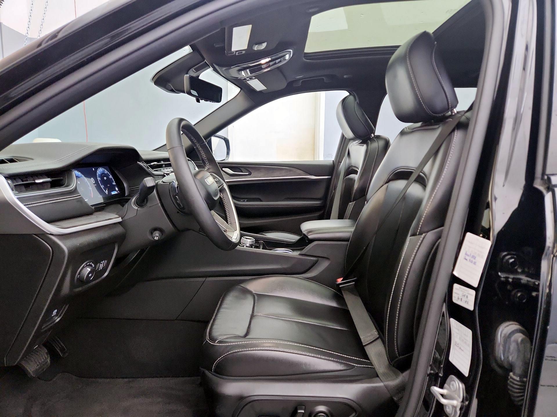 Thumbnail: 2024 Jeep Grand Cherokee L - 11