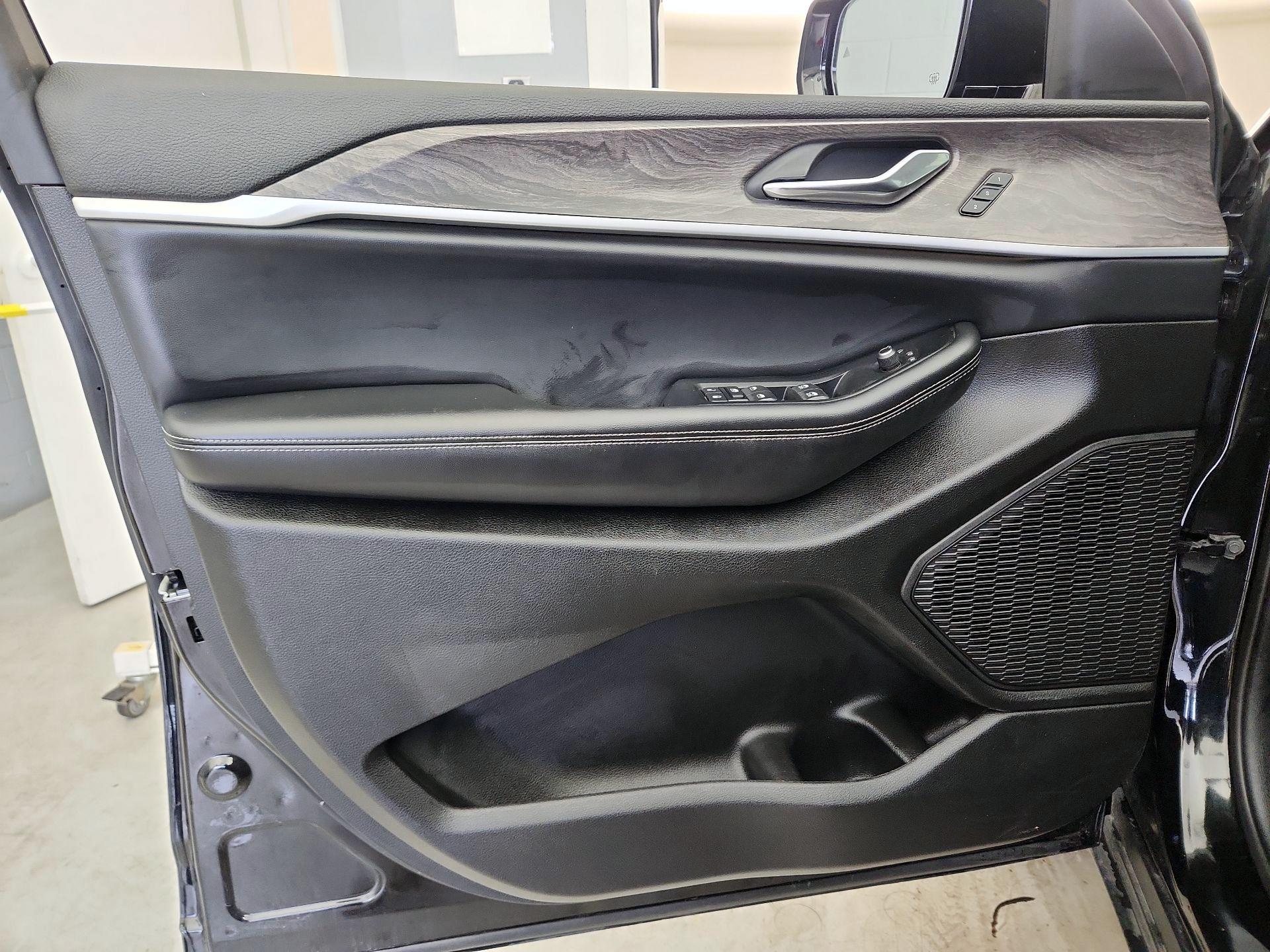 Thumbnail: 2024 Jeep Grand Cherokee L - 12