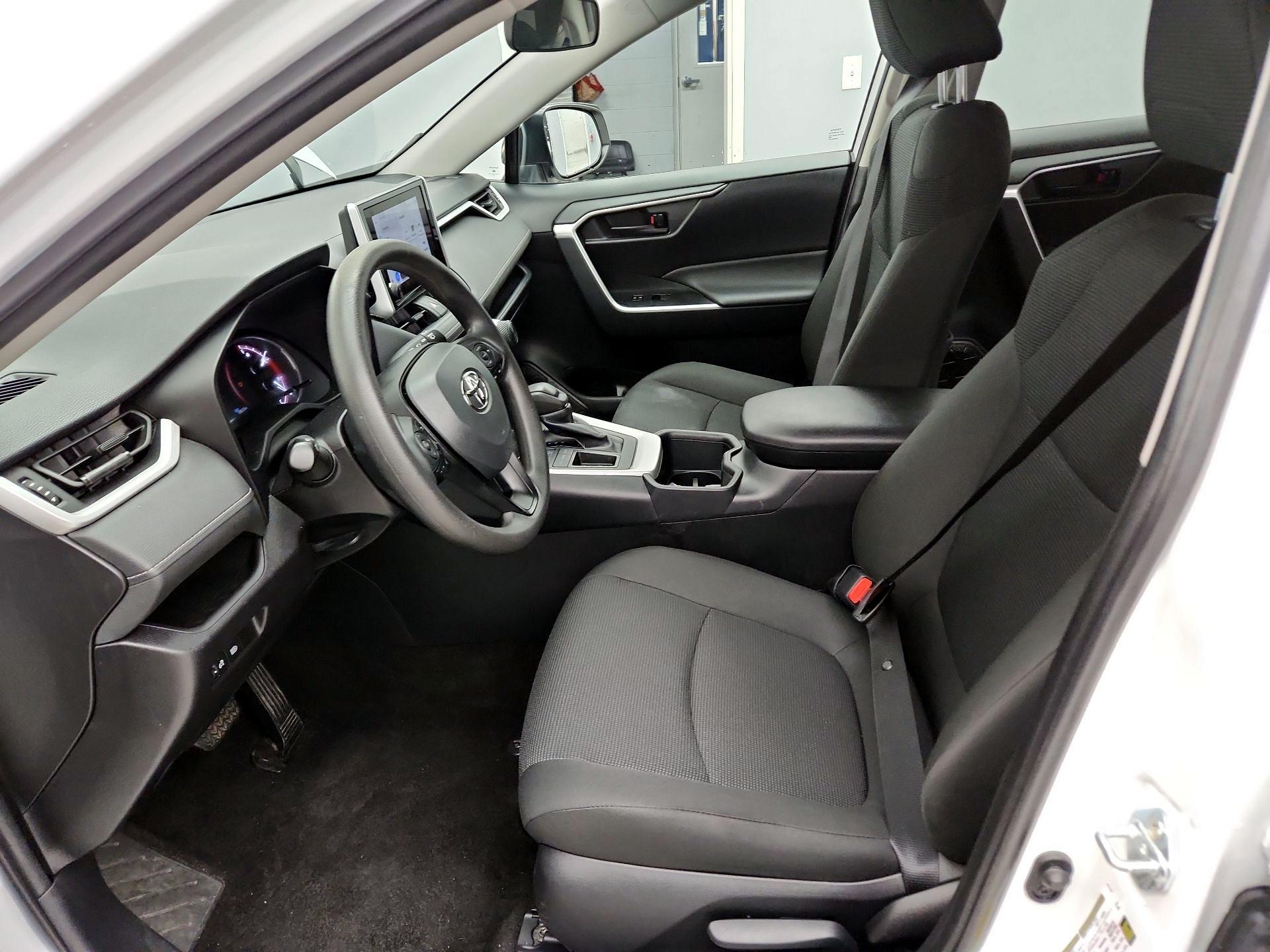 Thumbnail: 2025 Toyota RAV4 - 11