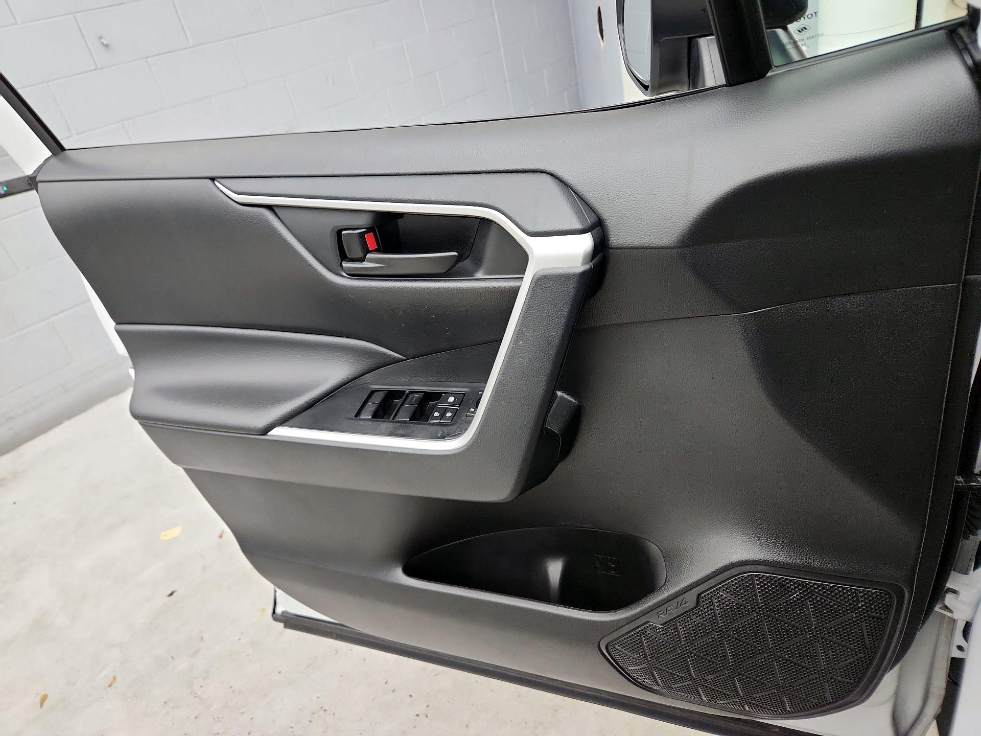 Thumbnail: 2025 Toyota RAV4 - 12