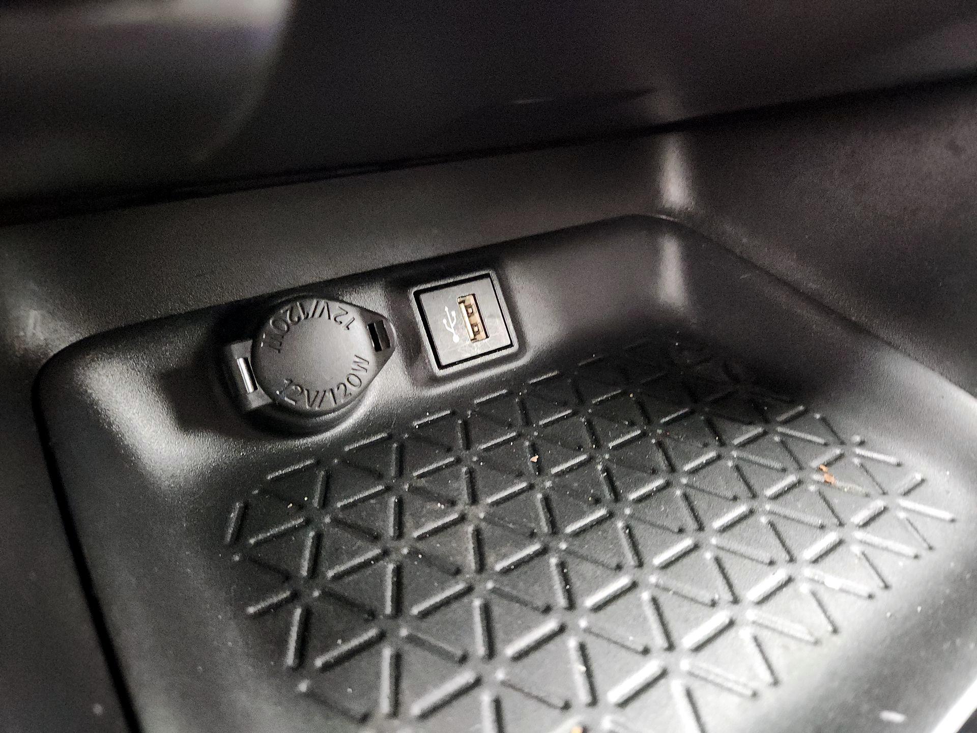 Thumbnail: 2025 Toyota RAV4 - 18