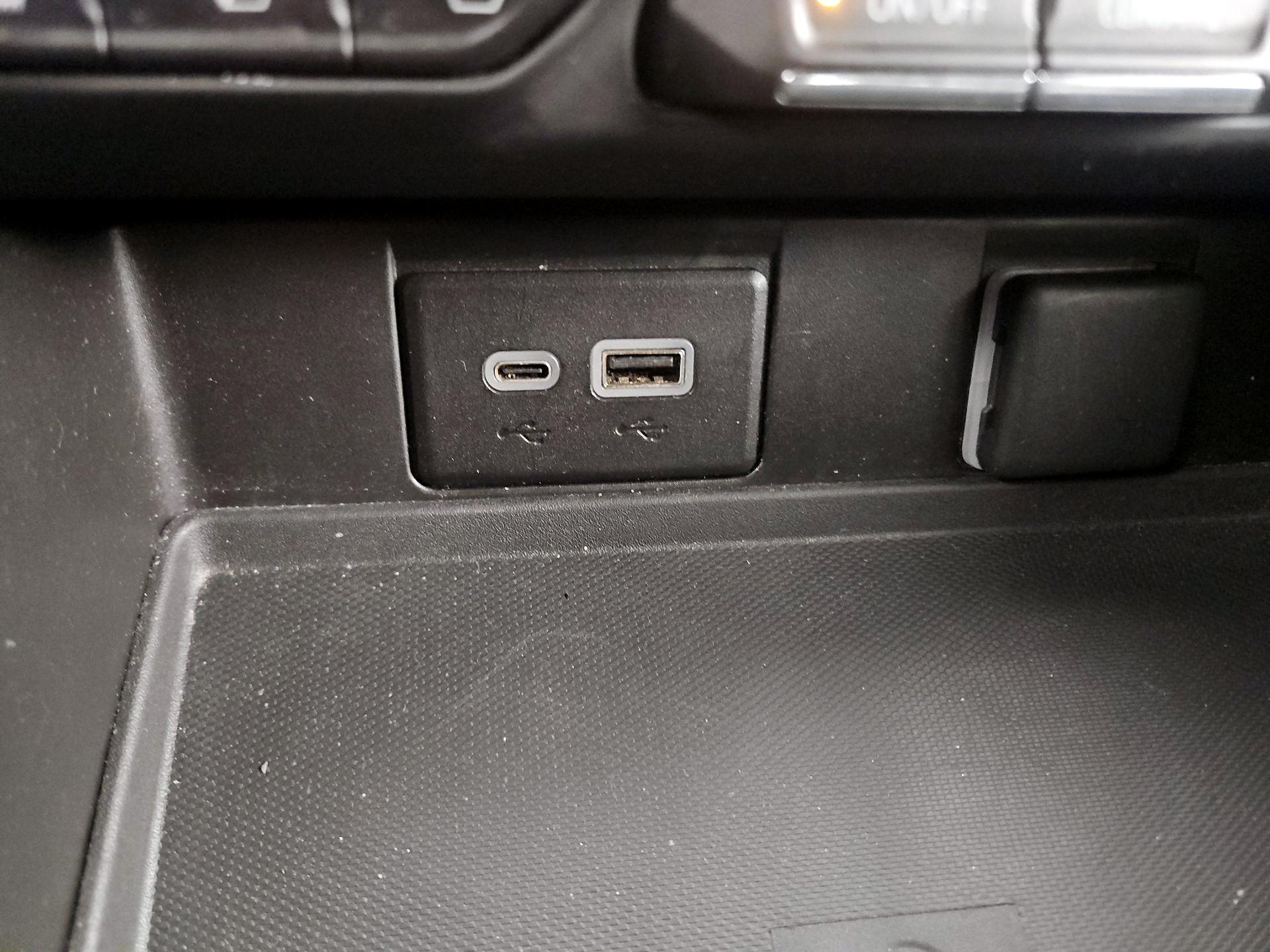 Thumbnail: 2023 Chevrolet Suburban - 18