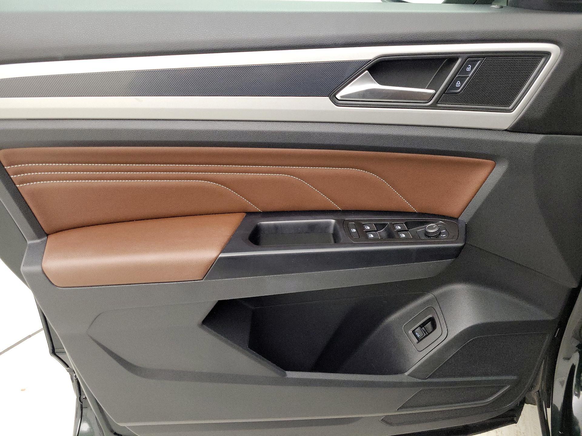 Thumbnail: 2021 Volkswagen Atlas - 12