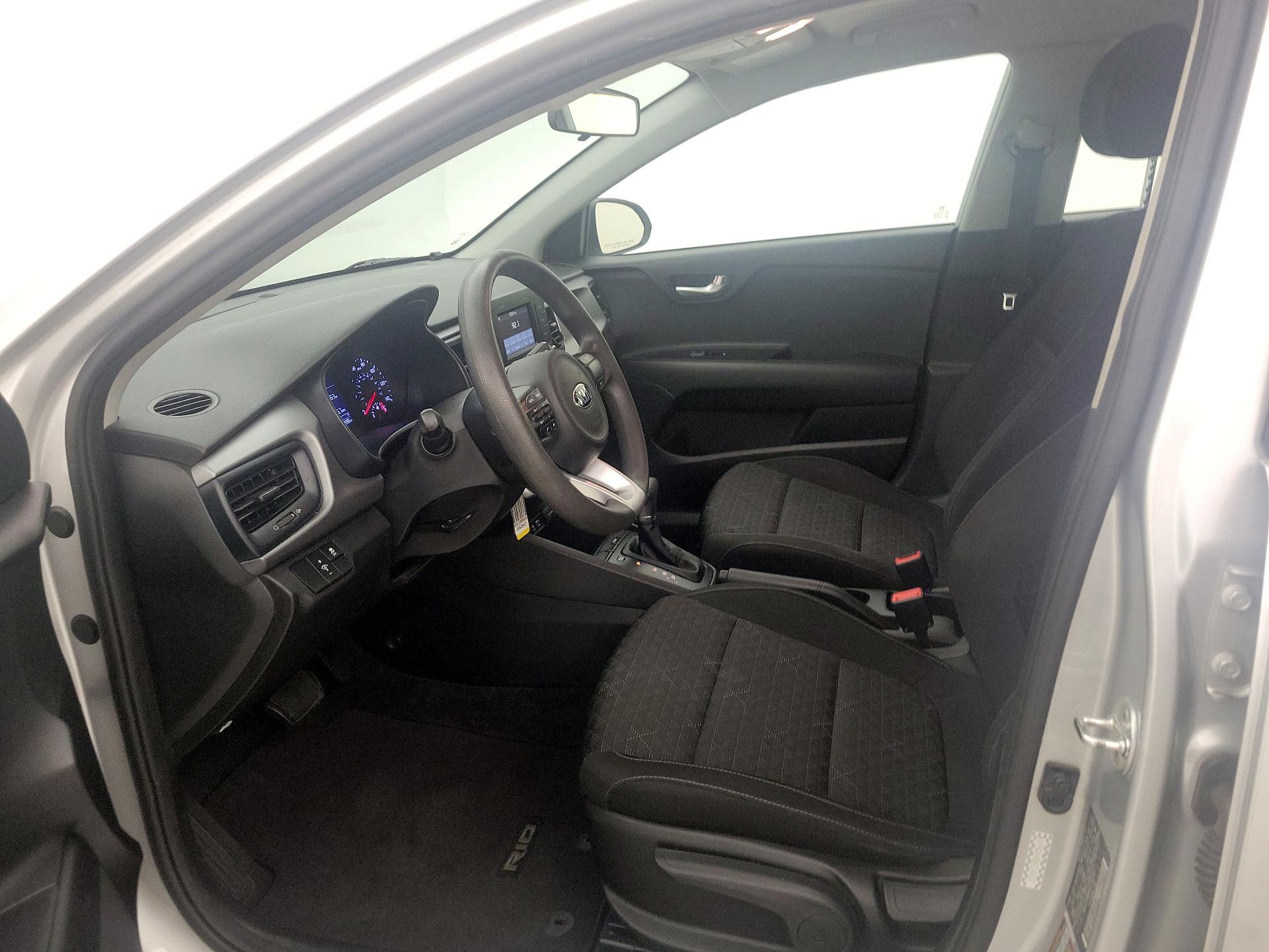 Thumbnail: 2019 Kia Rio - 11